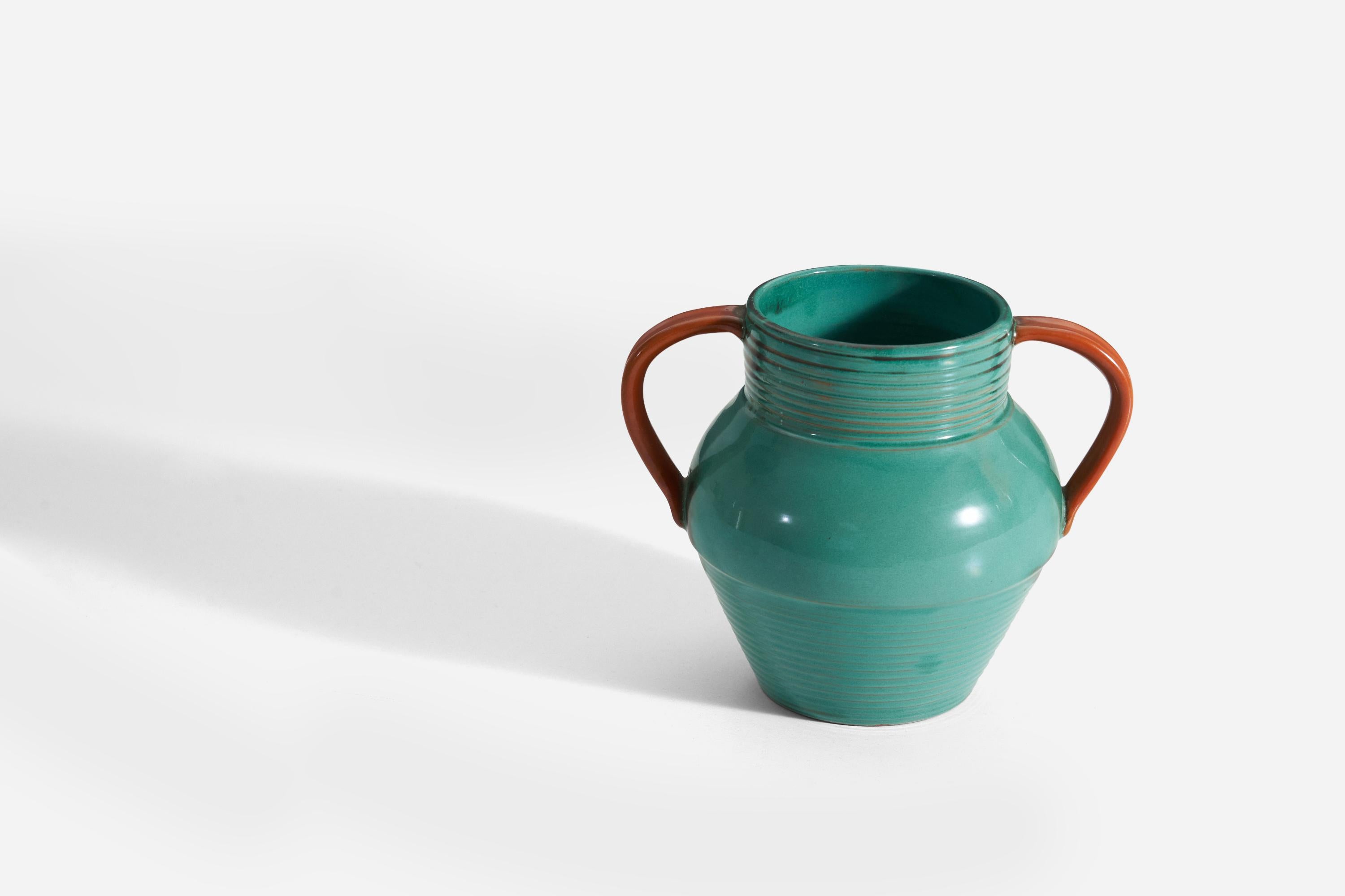 Upsala-Ekeby, Vase, Green Orange Glazed Incised Earthenware, Sweden, 1940s In Good Condition For Sale In High Point, NC