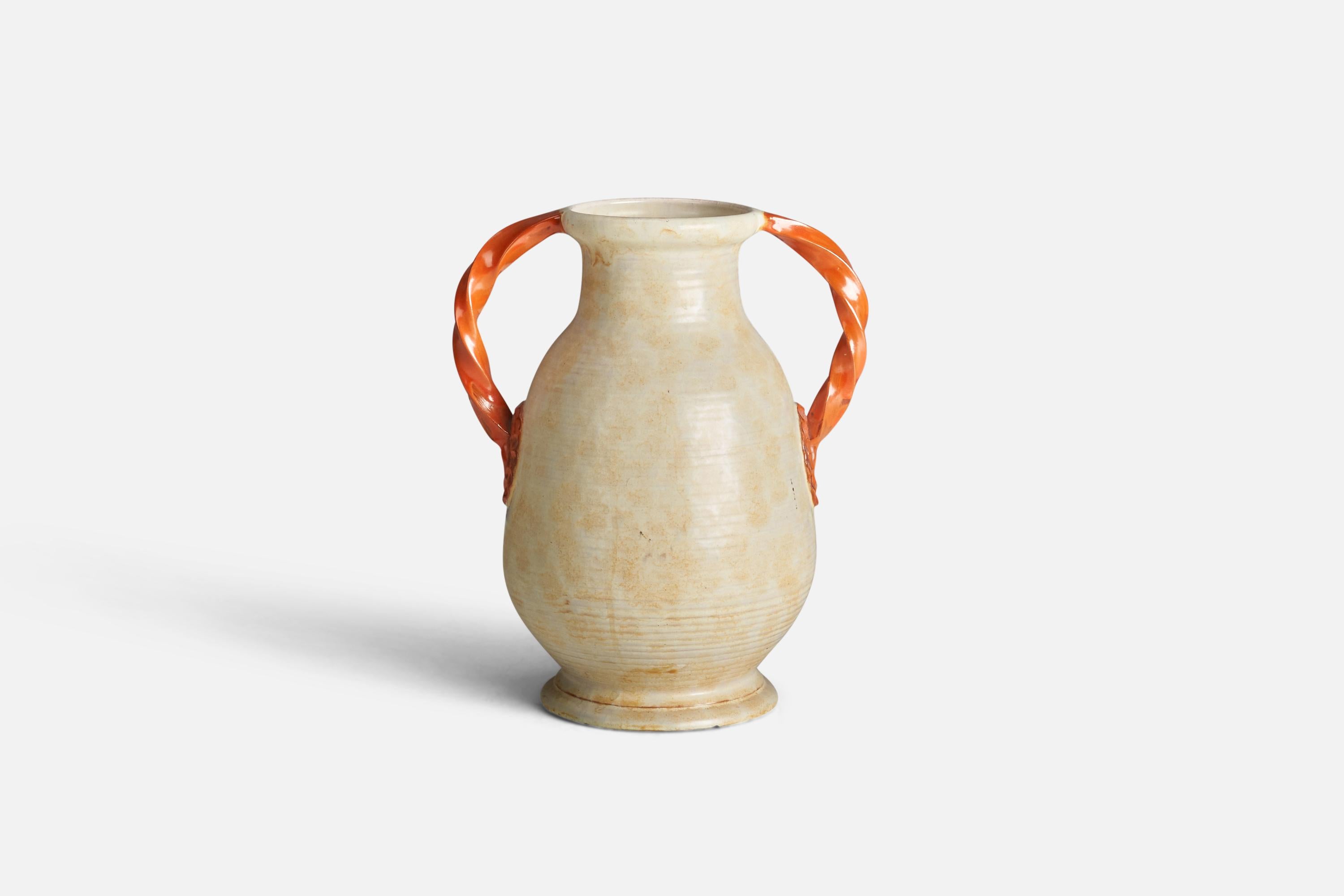 Eine Vase aus Steingut, entworfen und hergestellt von Upsala Ekeby, Schweden, 1940er Jahre.