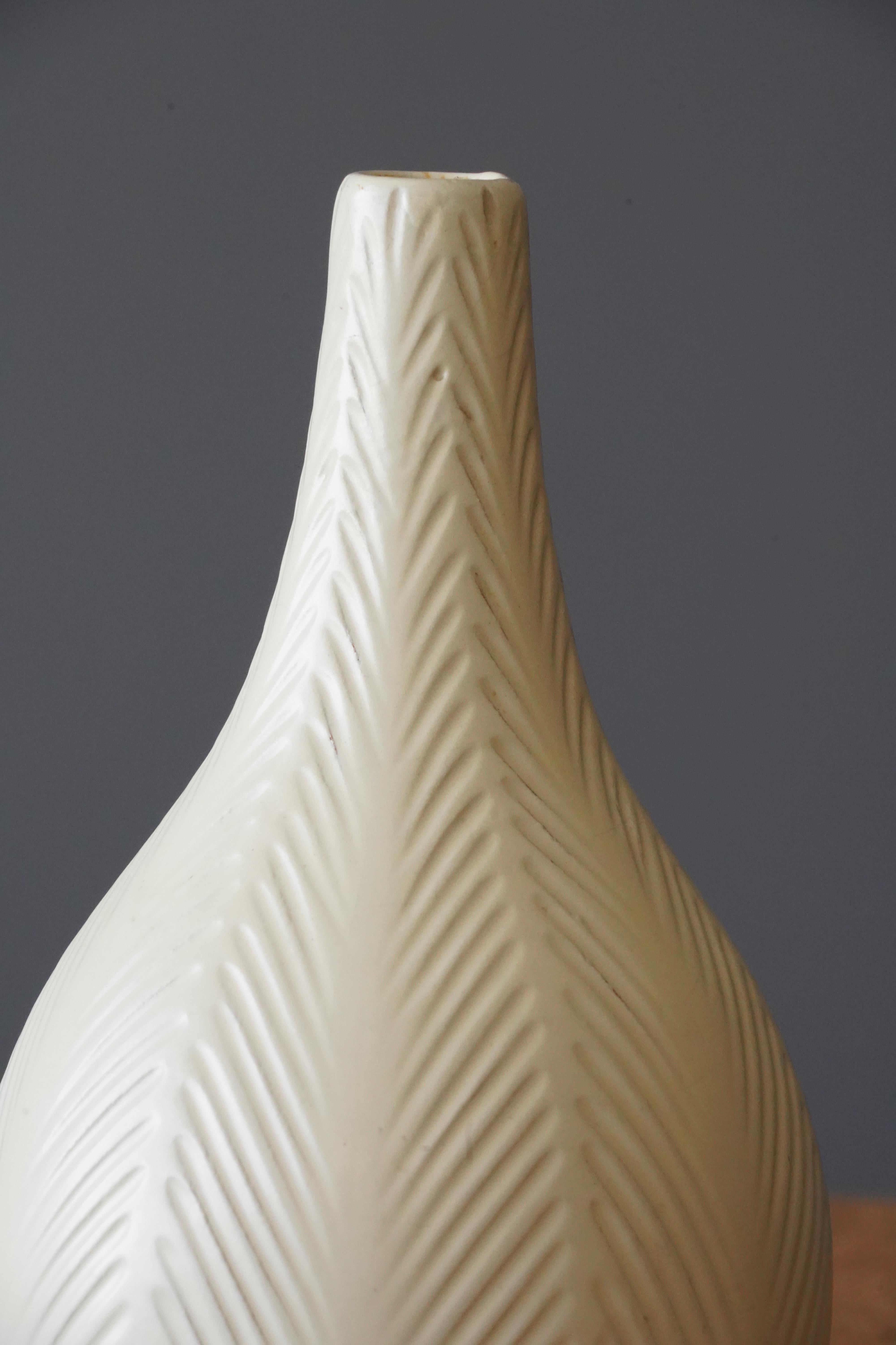 Upsala-Ekeby, Vase, Painted and Incised Ceramic, Sweden, 1930s In Good Condition In High Point, NC