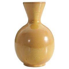 Vase de Upsala-Ekeby, faïence émaillée jaune, Suède, années 1940