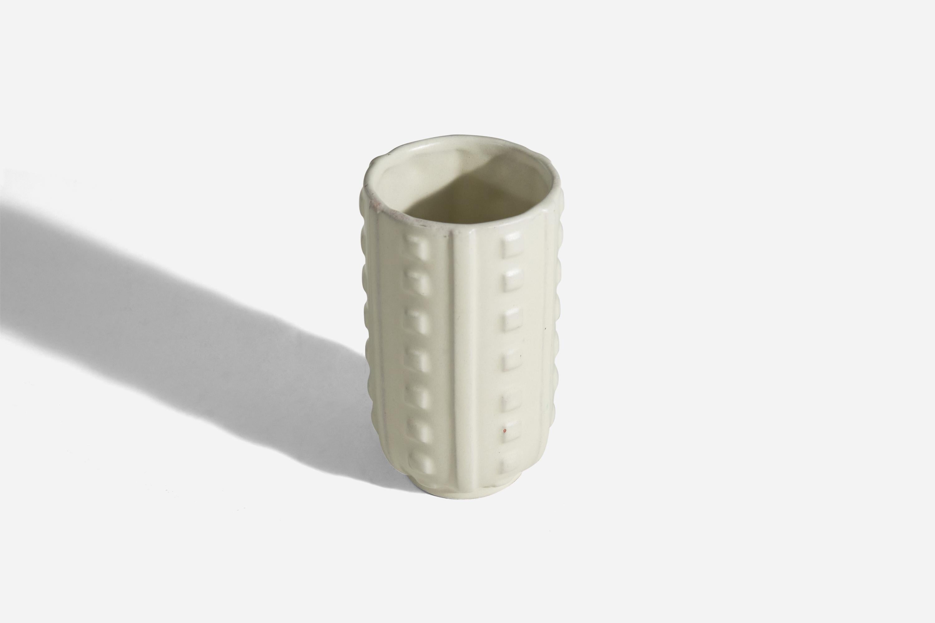 Scandinave moderne Upsala-Ekeby, faïence émaillée blanche, Suède, années 1940 en vente