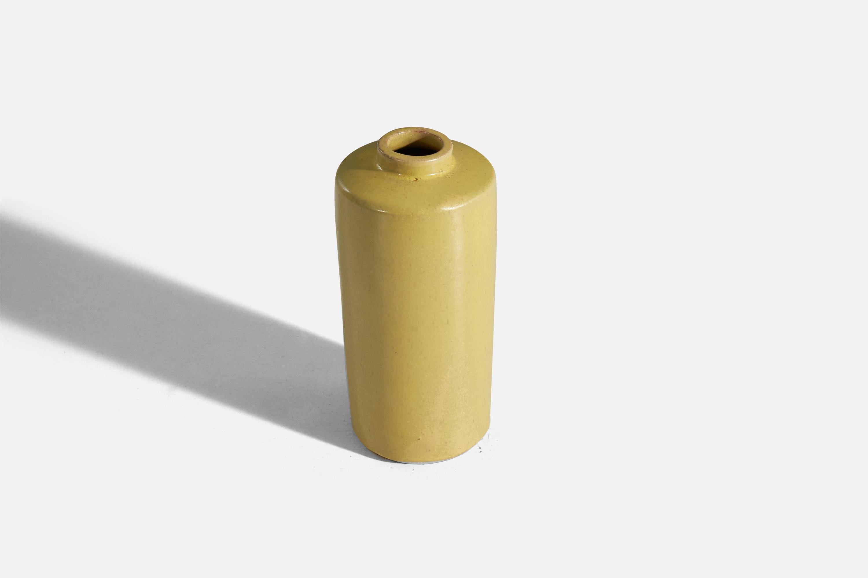 Suédois Upsala-Ekeby, faïence émaillée jaune, Suède, années 1940 en vente
