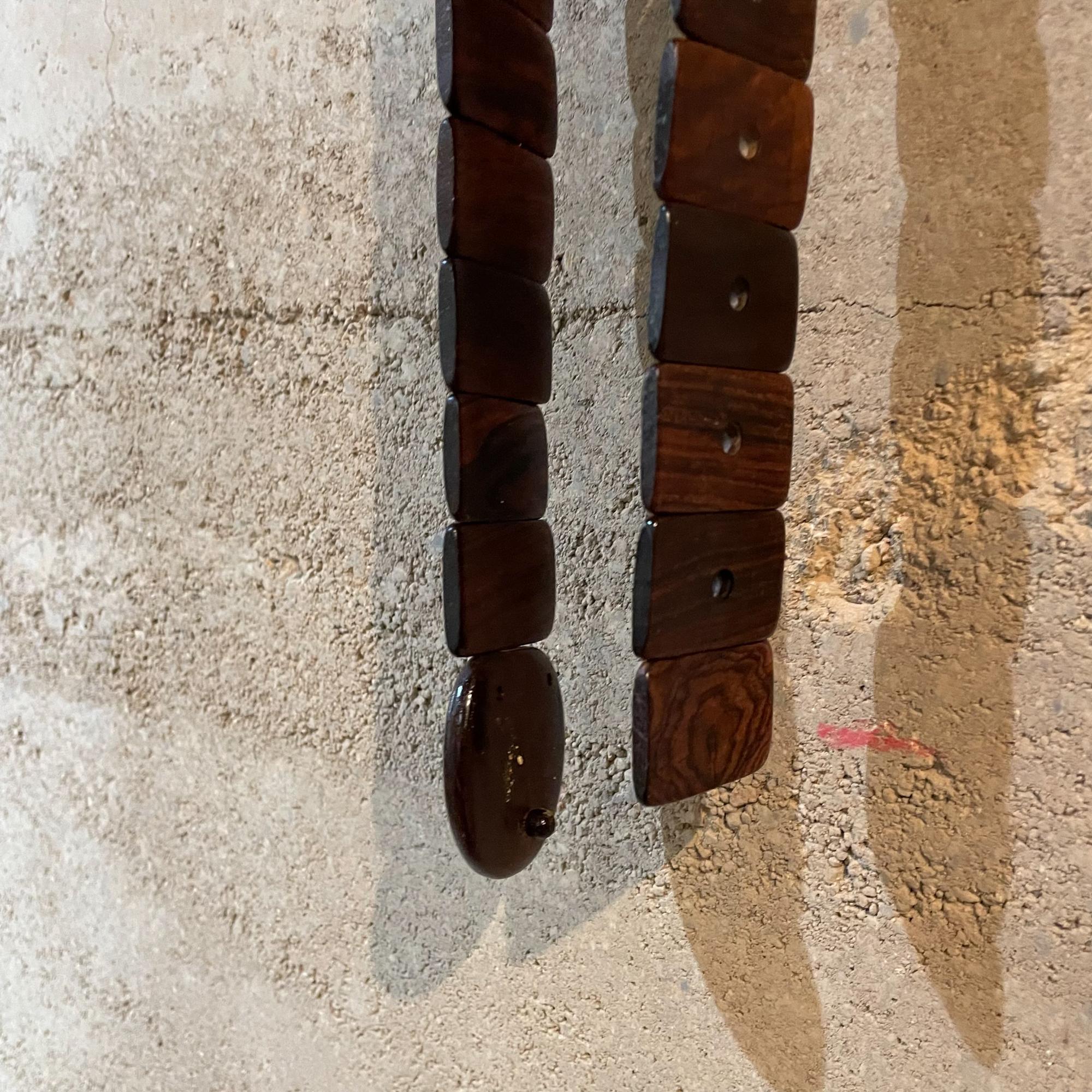 Cinturón de eslabones de palisandro exótico México, artesanal, años 70 Palo de rosa en venta