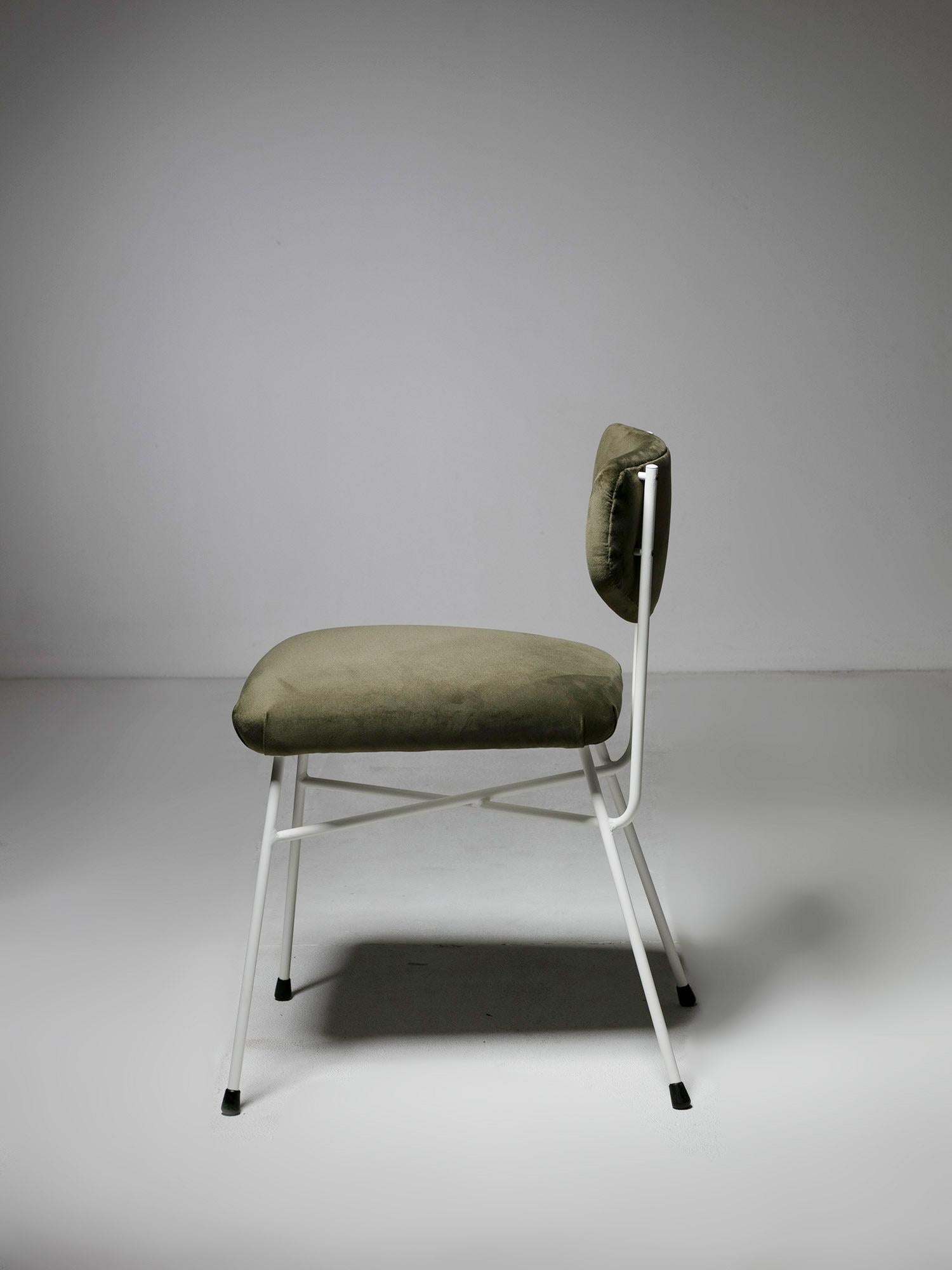 „Urania“ Stuhl mit weißem Gestell und grünem Samt von BBPR für Arflex. Italien, 1950er Jahre (Italienisch)