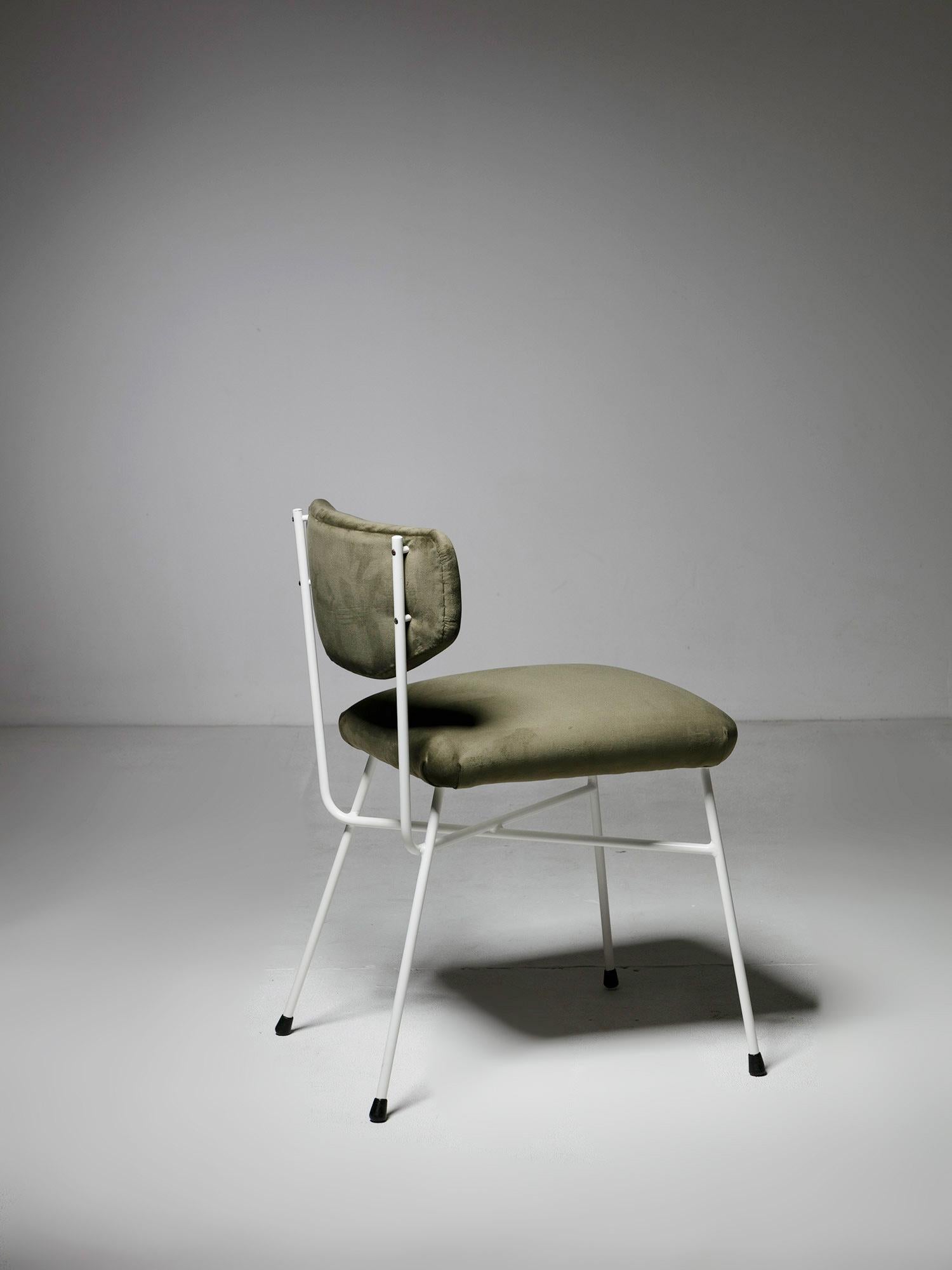 „Urania“ Stuhl mit weißem Gestell und grünem Samt von BBPR für Arflex. Italien, 1950er Jahre (Mitte des 20. Jahrhunderts)