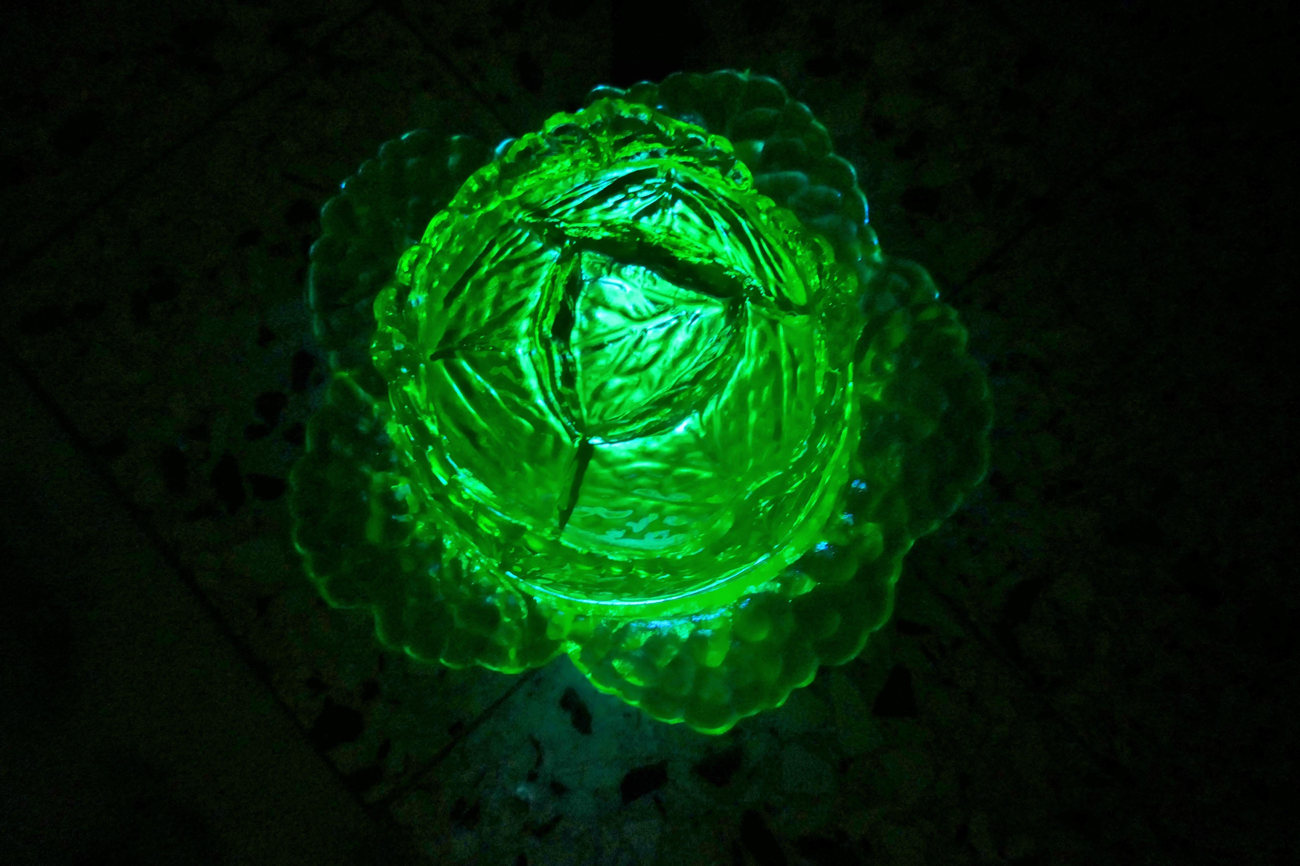 Butter dish Uranium glass cauliflower container possible Portieux Vallerysthal For Sale 5