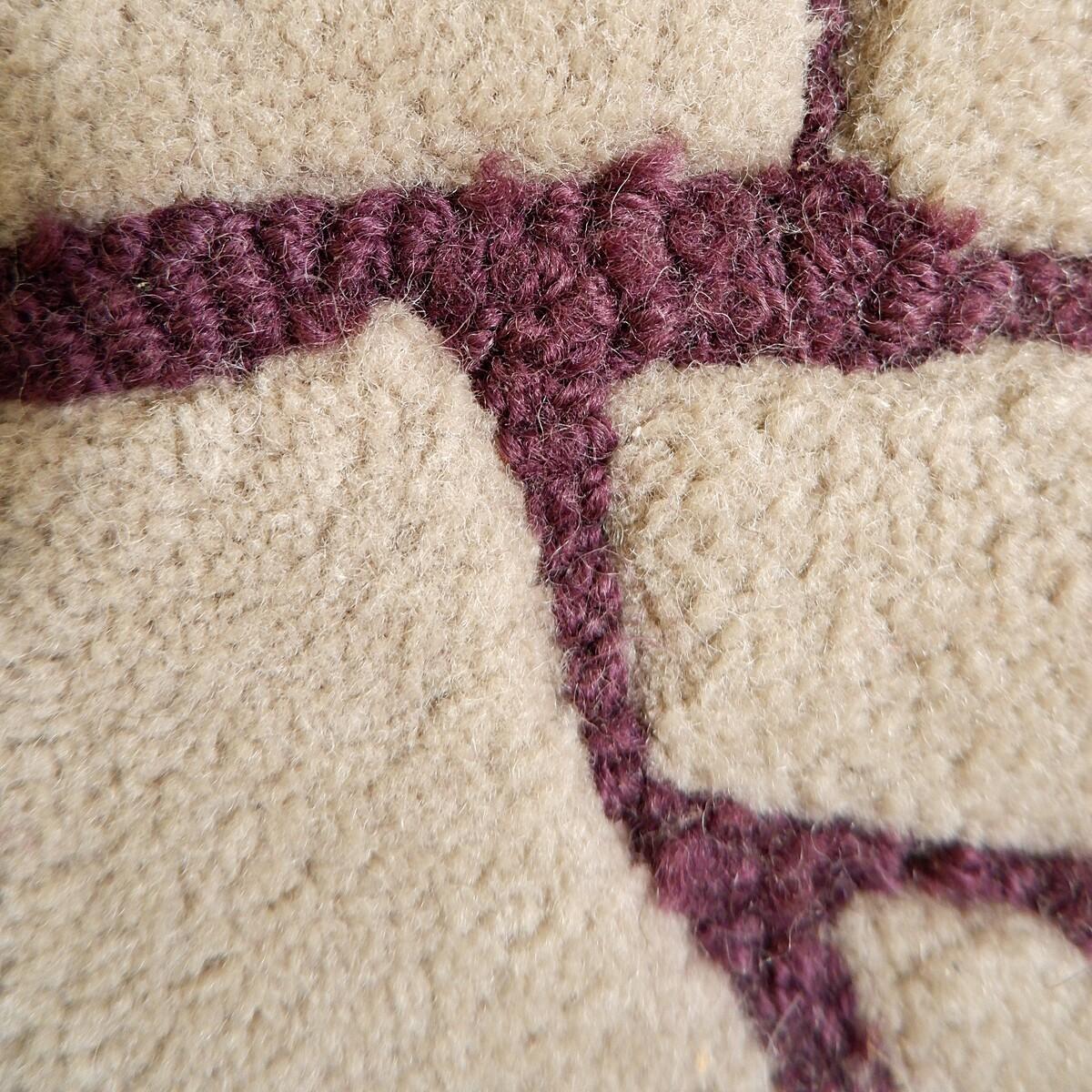 Urban Carpets Großer zweifarbiger Vintage-Teppich - Beige und Aubergine 300x200cm im Angebot 1