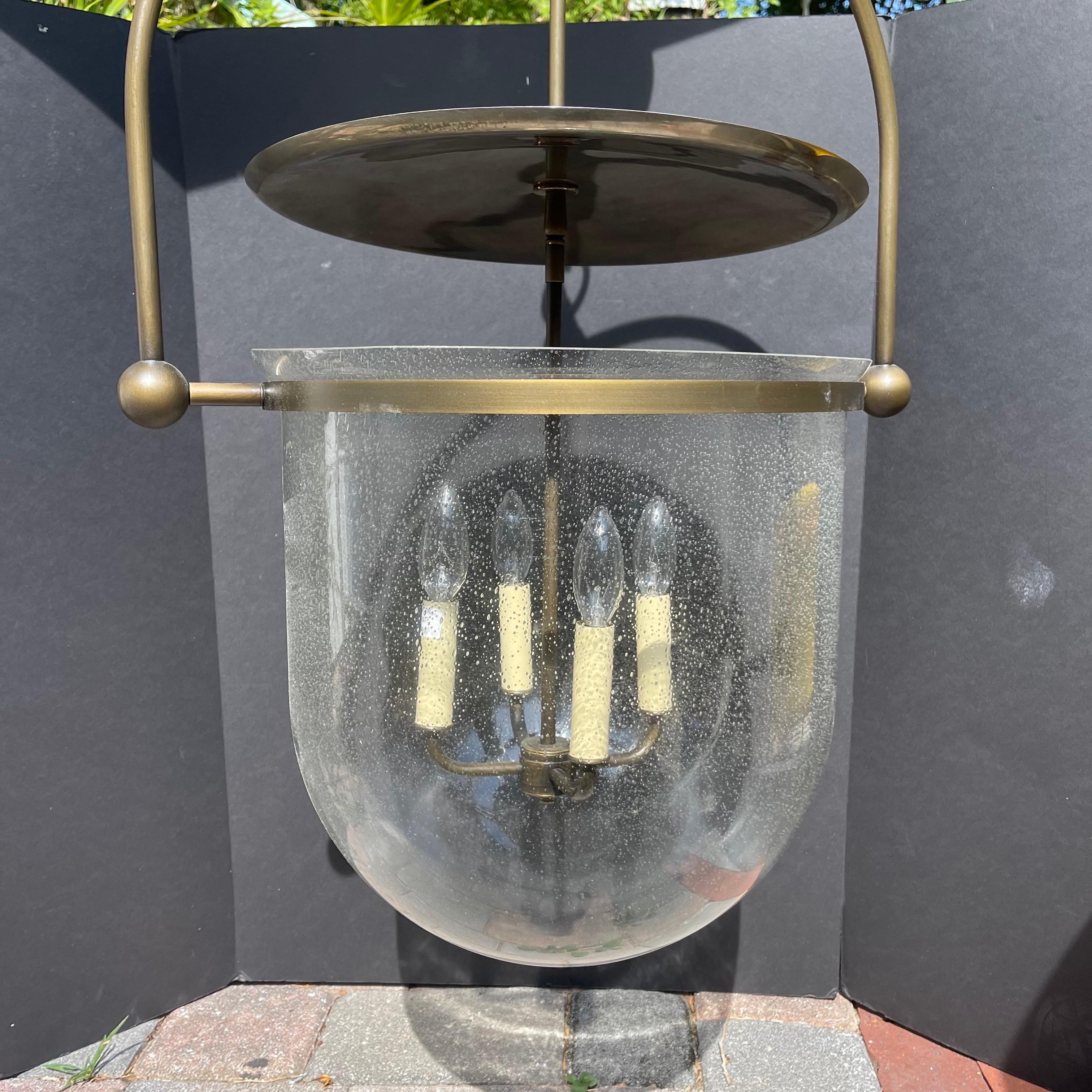 Urban Electric Smoke Bell, Hängeleuchte aus antikem Messing mit Zierglas und antiker Messing-Hängelampe im Zustand „Gut“ im Angebot in Jensen Beach, FL