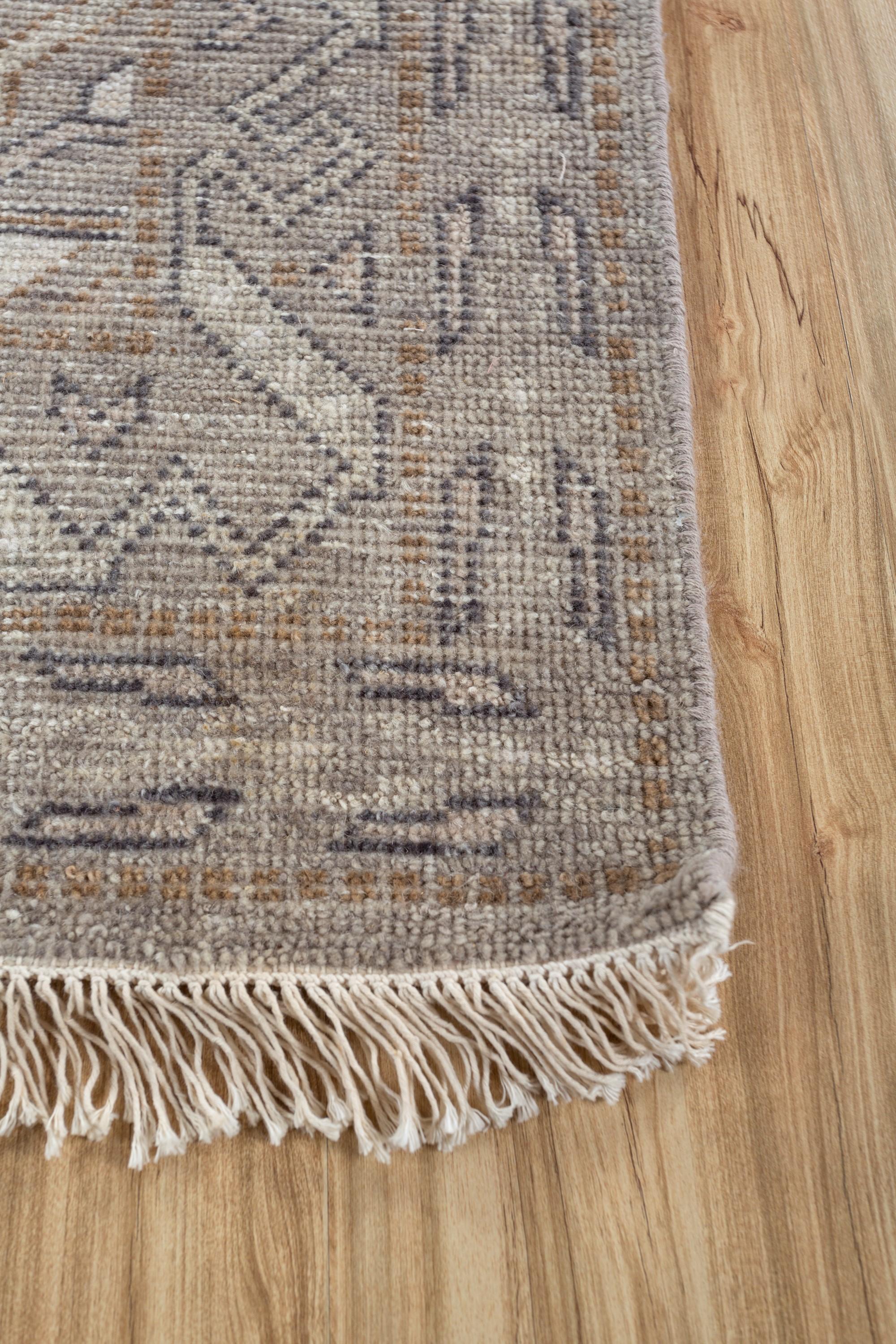 Introducing this luxury rug from our Savana collection which is a subtle masterpiece that redefines the essence of timeless design. It exhibits a simple yet versatile pattern that becomes the backbone of beauty and unparalleled comfort in any room.