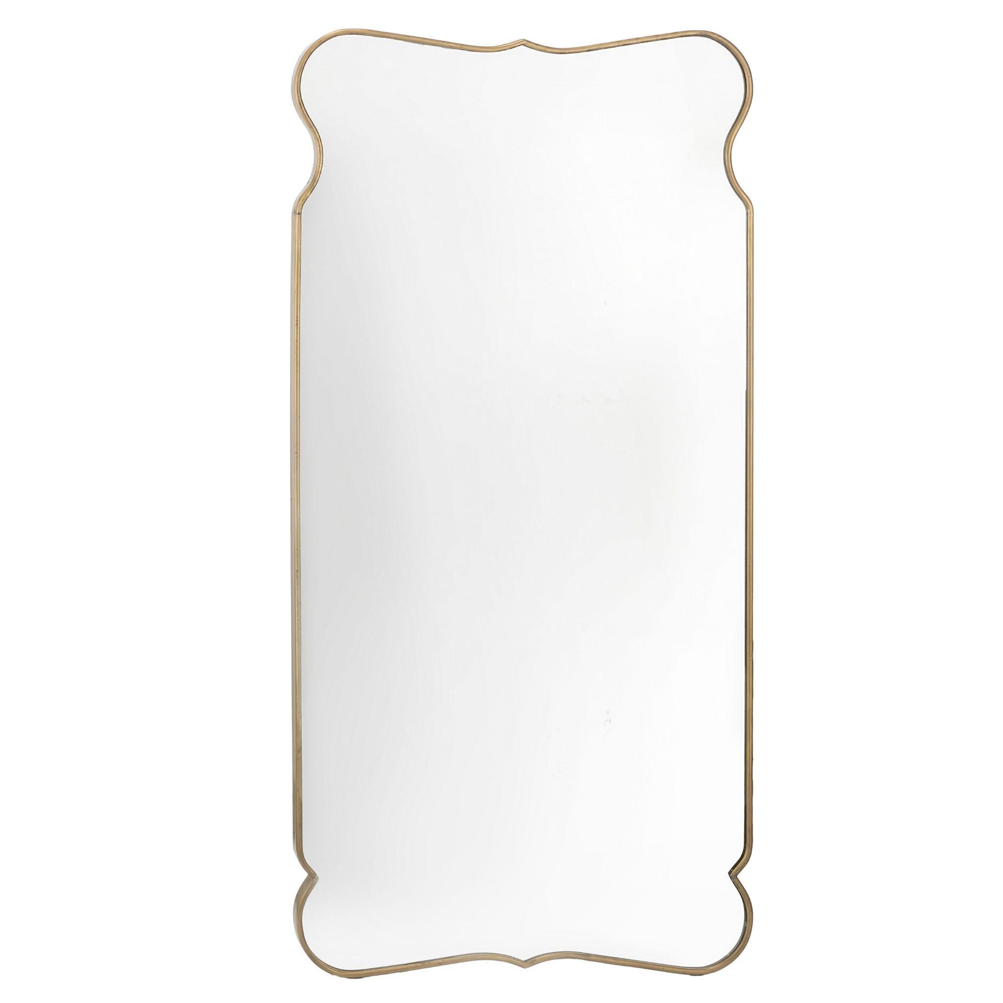 Large mirror with sinuous shape and vintage flavor, reminiscent of the mirrors of the great Italian country houses of the past, those of the master bedrooms with an elegant but a bit 'shabby, terracotta floors, wrought iron beds and antique