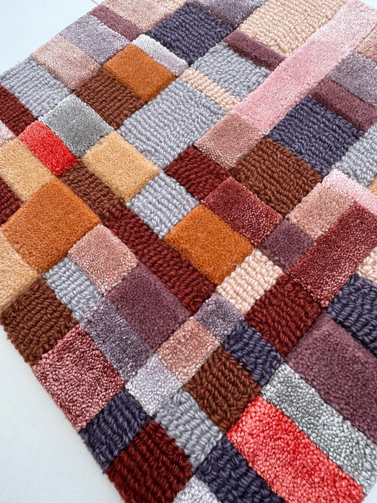 Postmoderno Tappeto Urban Peach Mauve di Studio A in vendita