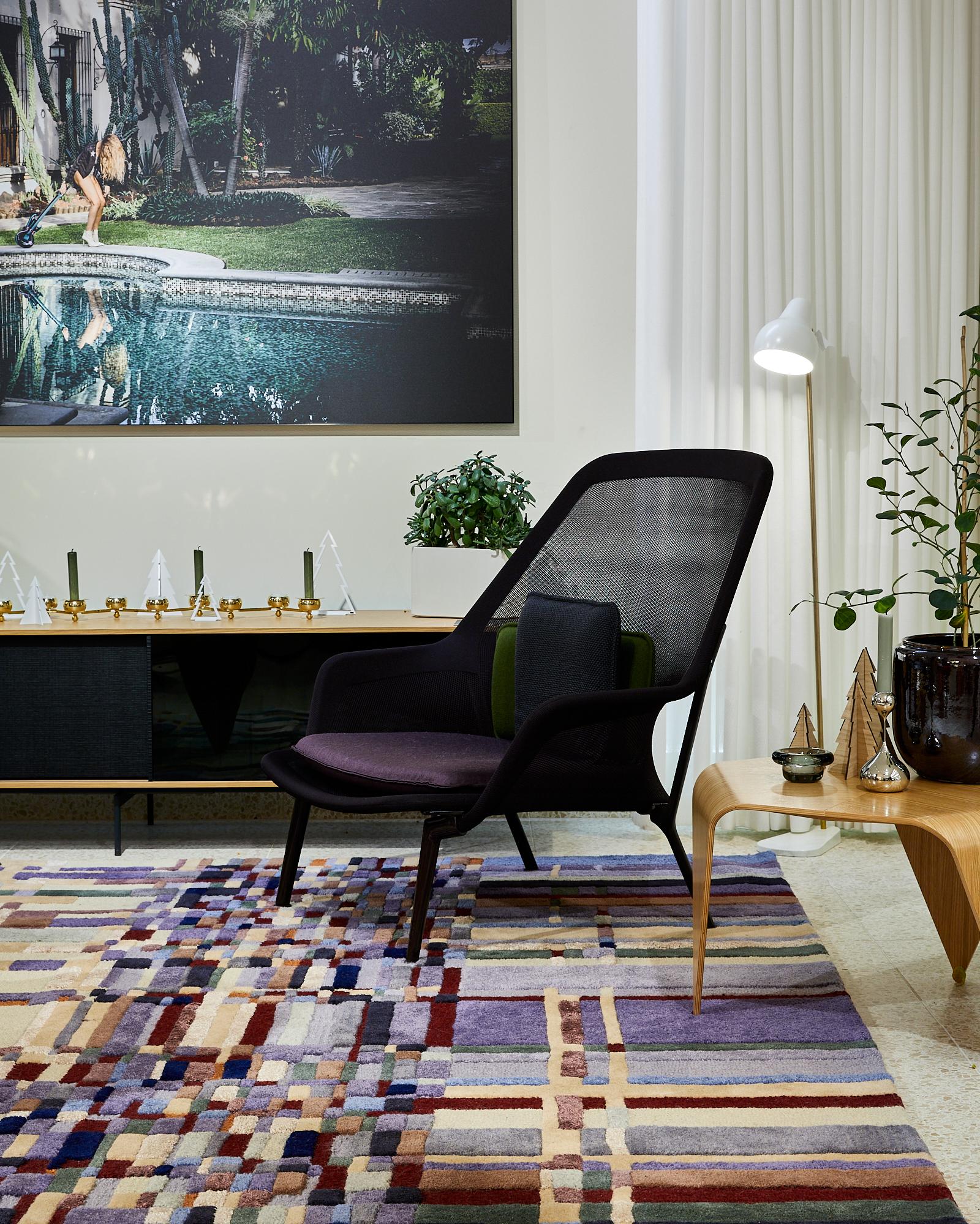 Tappeto Urban Slate Gray di Studio A
Dimensioni: L 250 x L 350 cm.
Materiali: Lana e bambù.

Disponibile in sette dimensioni: 90 x 240 cm, 140 x 200 cm, 170 x 240 cm, 200 x 300 cm, 250 x 350 cm, 300 x 400 cm e 350 x 450 cm. Disponibile anche in