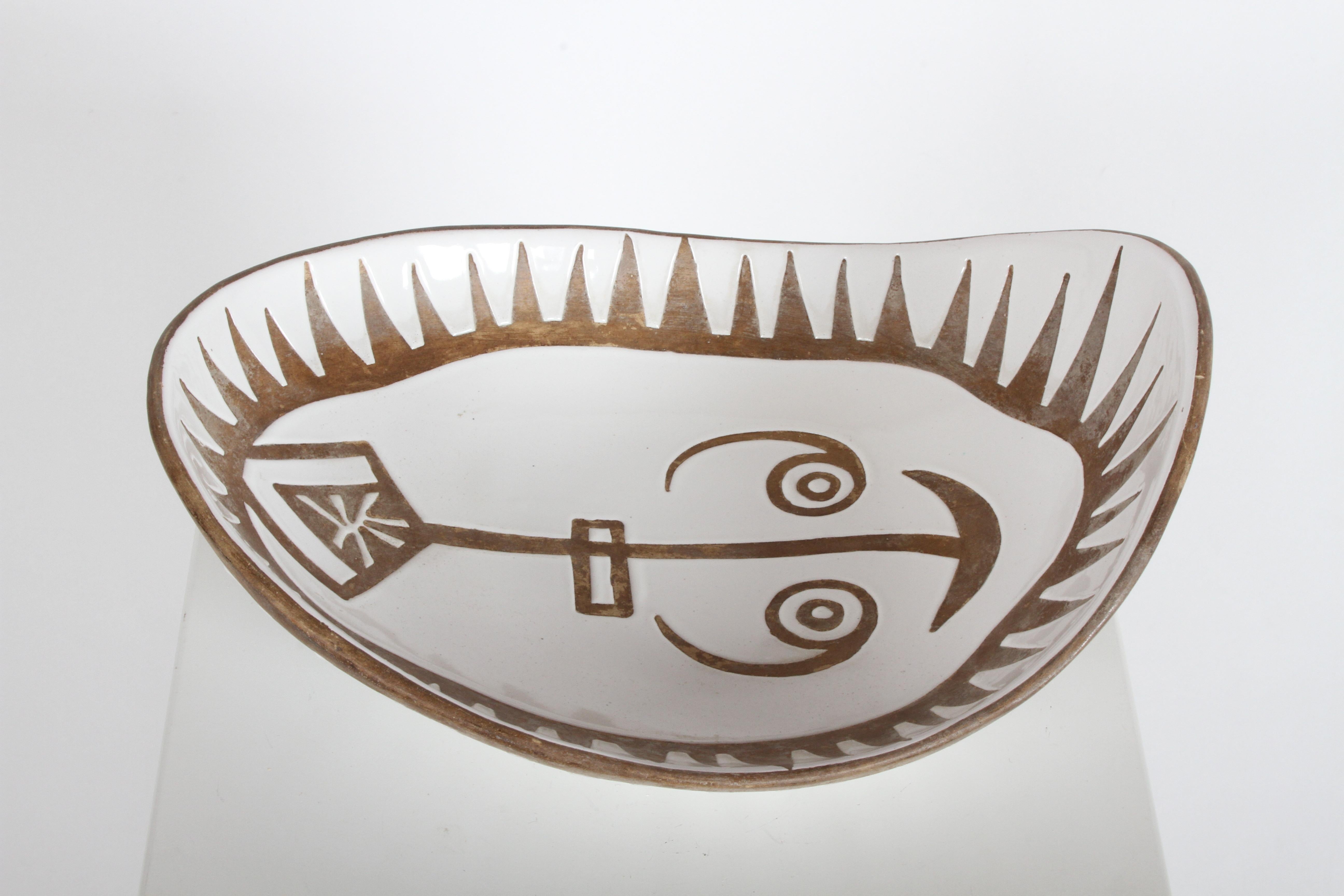 Urbano Zaccagnini Italian Ceramic Bowl in the Style of Picasso Mask Face Pottery For Sale 4
