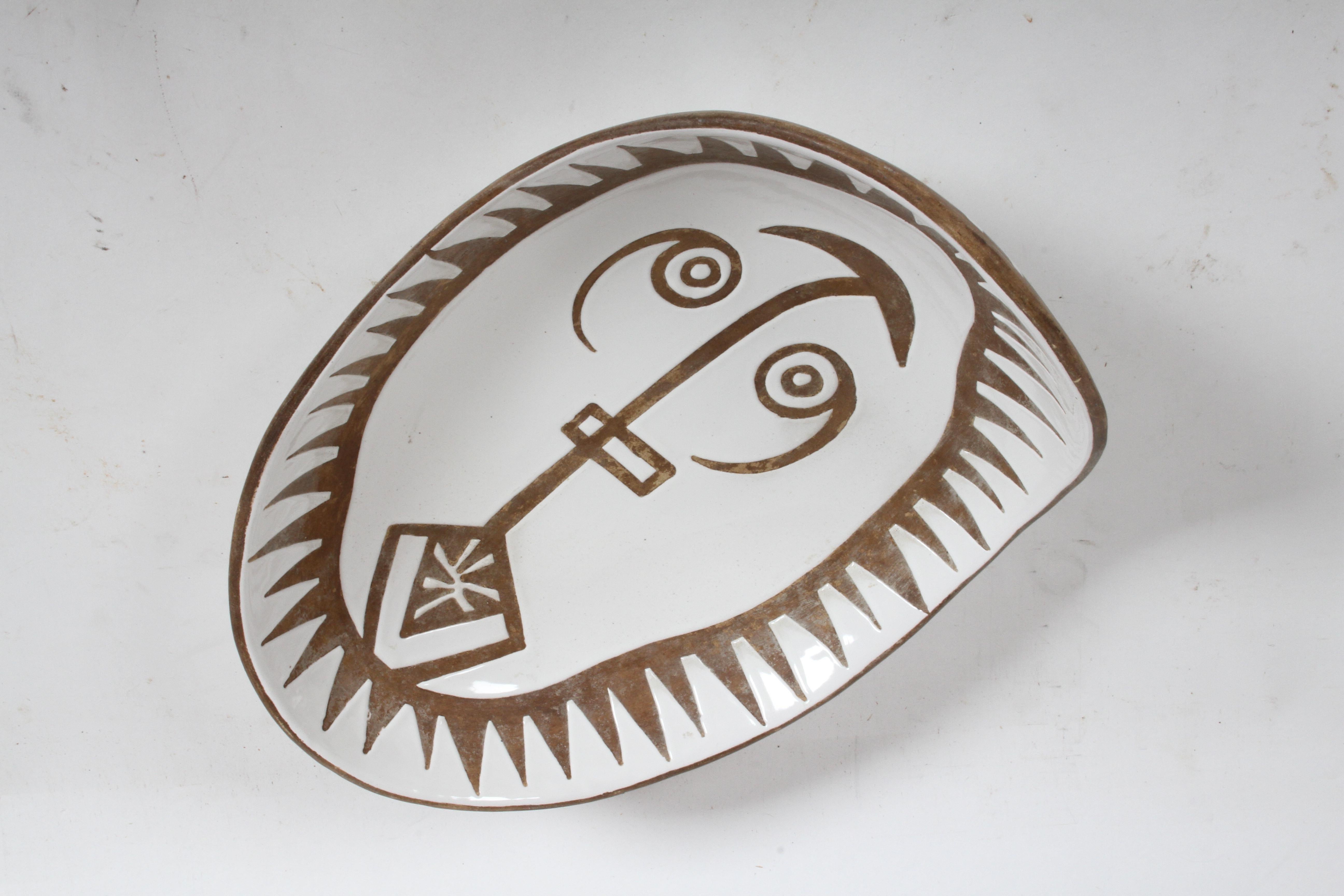 Fired Urbano Zaccagnini Italian Ceramic Bowl in the Style of Picasso Mask Face Pottery For Sale