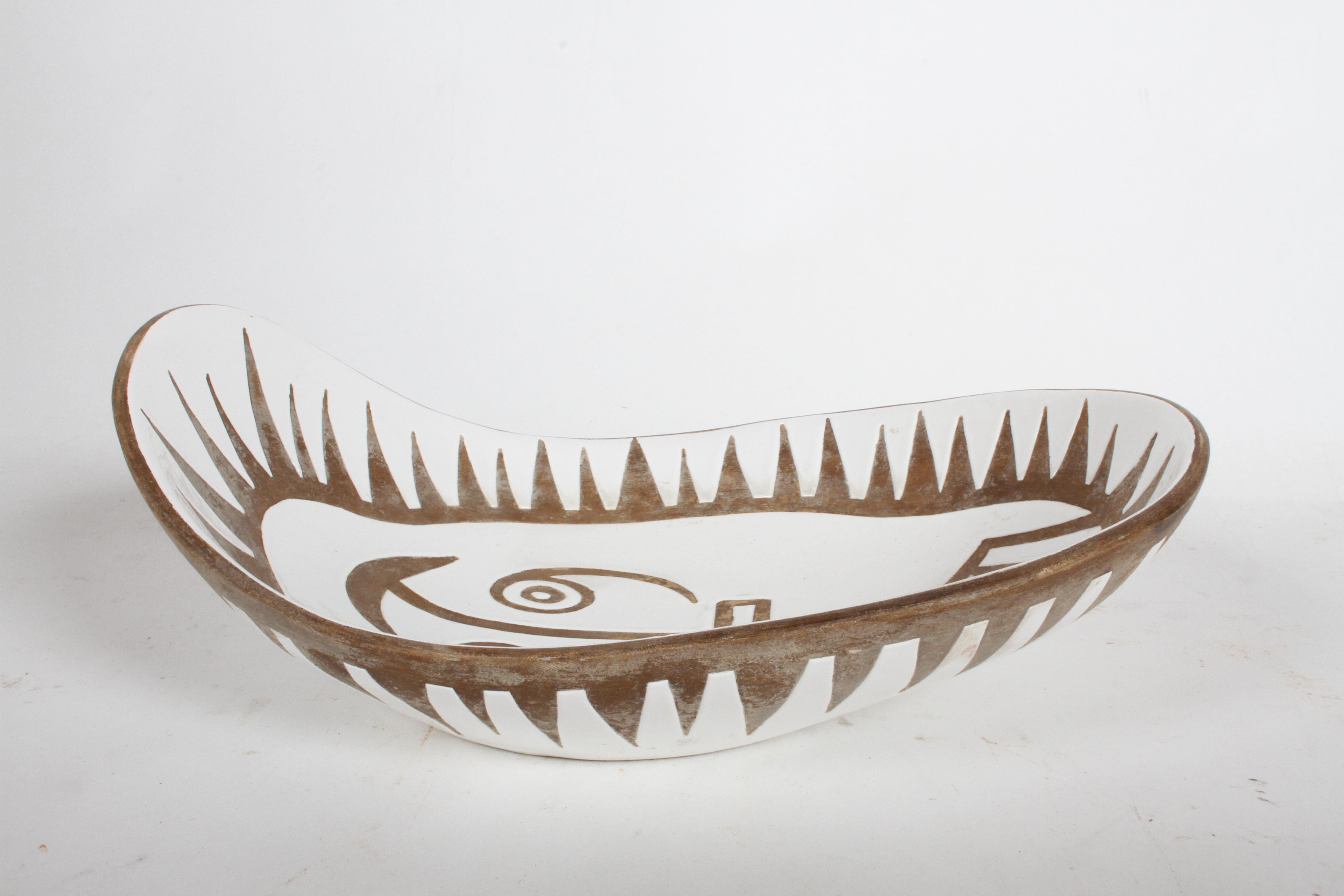 Mid-20th Century Urbano Zaccagnini Italian Ceramic Bowl in the Style of Picasso Mask Face Pottery For Sale