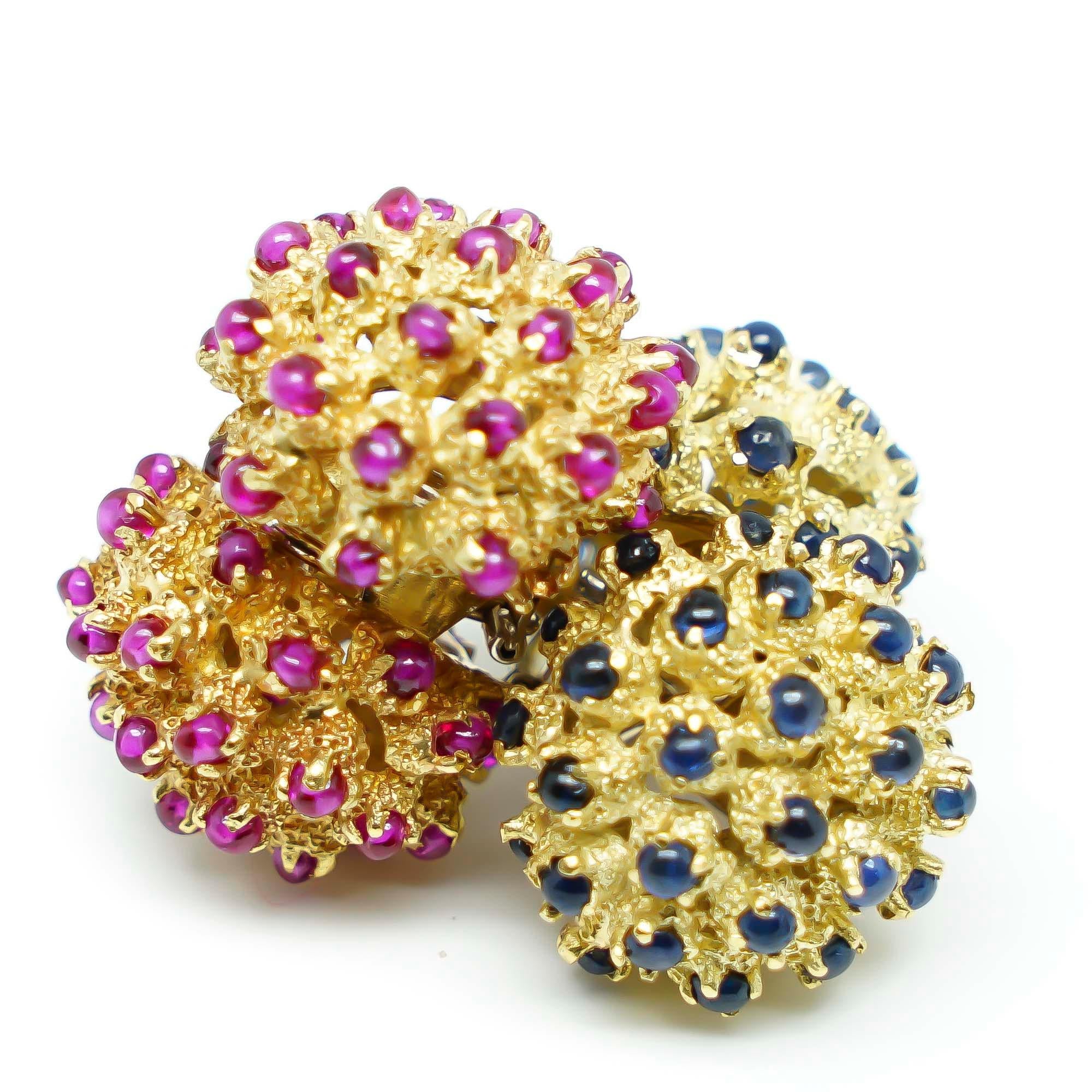 Urchin Earrings with Sapphires Cabochon in Gold 18 Karats Liberty  In Excellent Condition For Sale In Milano, IT
