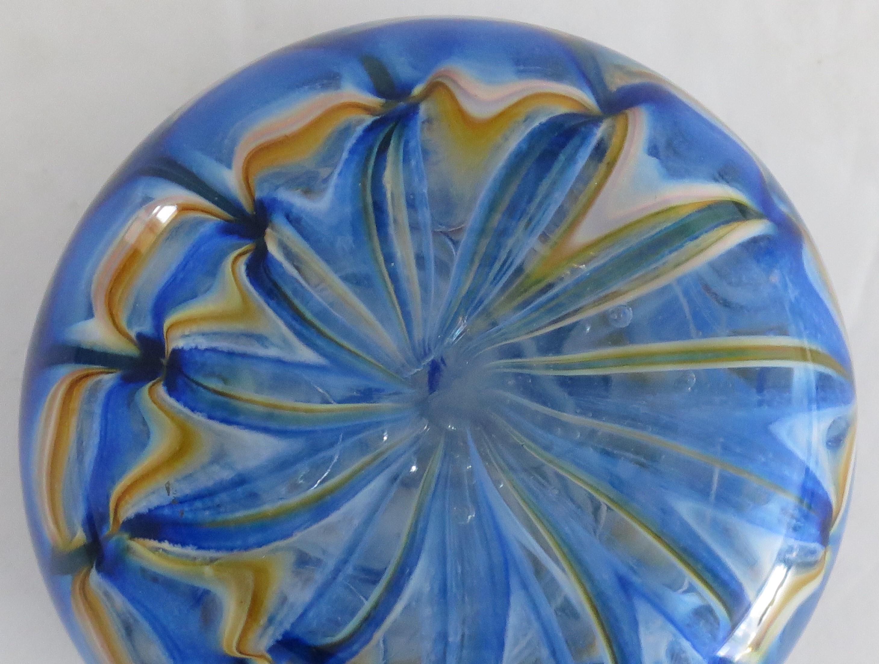 English Uredale Glass Paperwight Pebble Shape Star Decoration, North Yorkshire 20th C For Sale