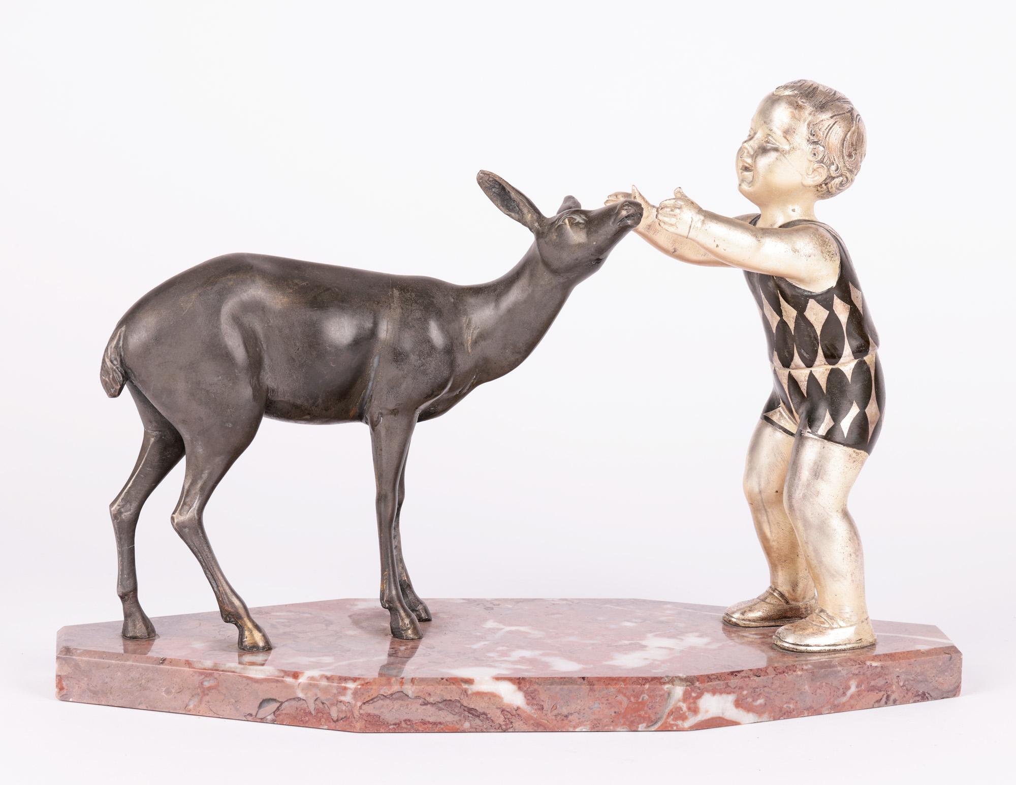 Scultura francese Art Deco Child & Child in marmo di Uriano in vendita 4
