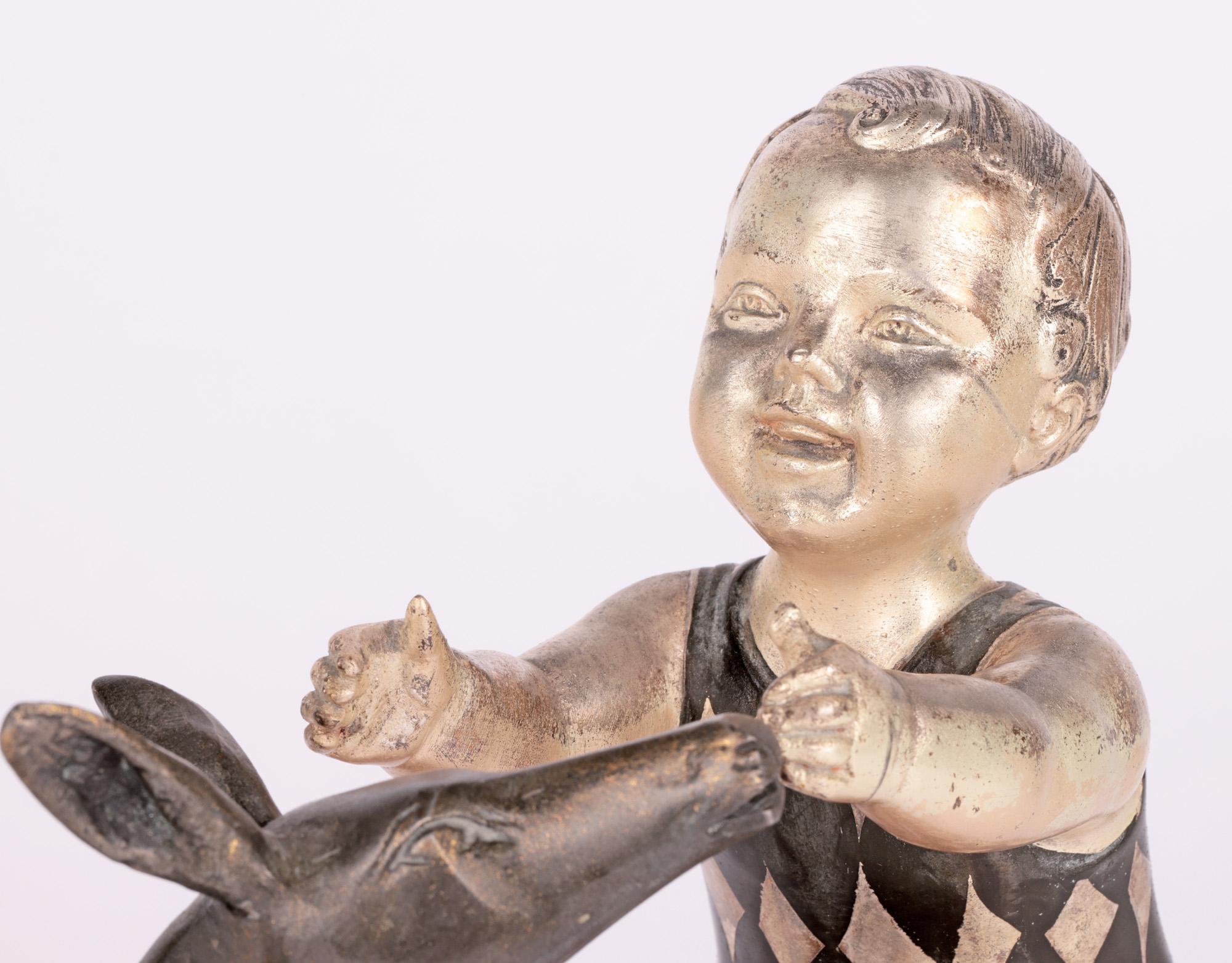 Uriano Französische Art-Déco-Skulptur „Kinder & Doe“ aus Marmor, Uriano (Handgefertigt) im Angebot