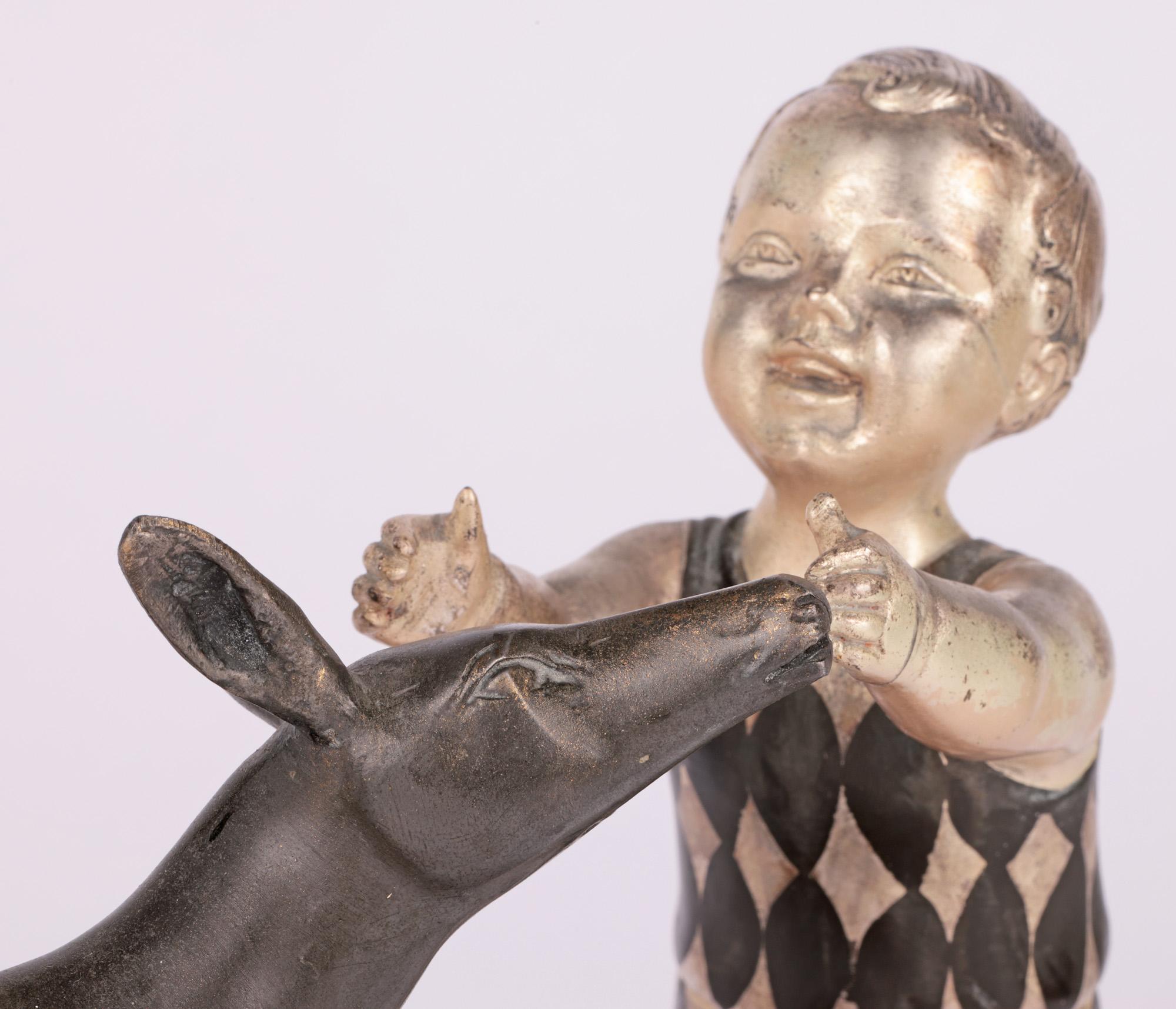 Metallo Scultura francese Art Deco Child & Child in marmo di Uriano in vendita