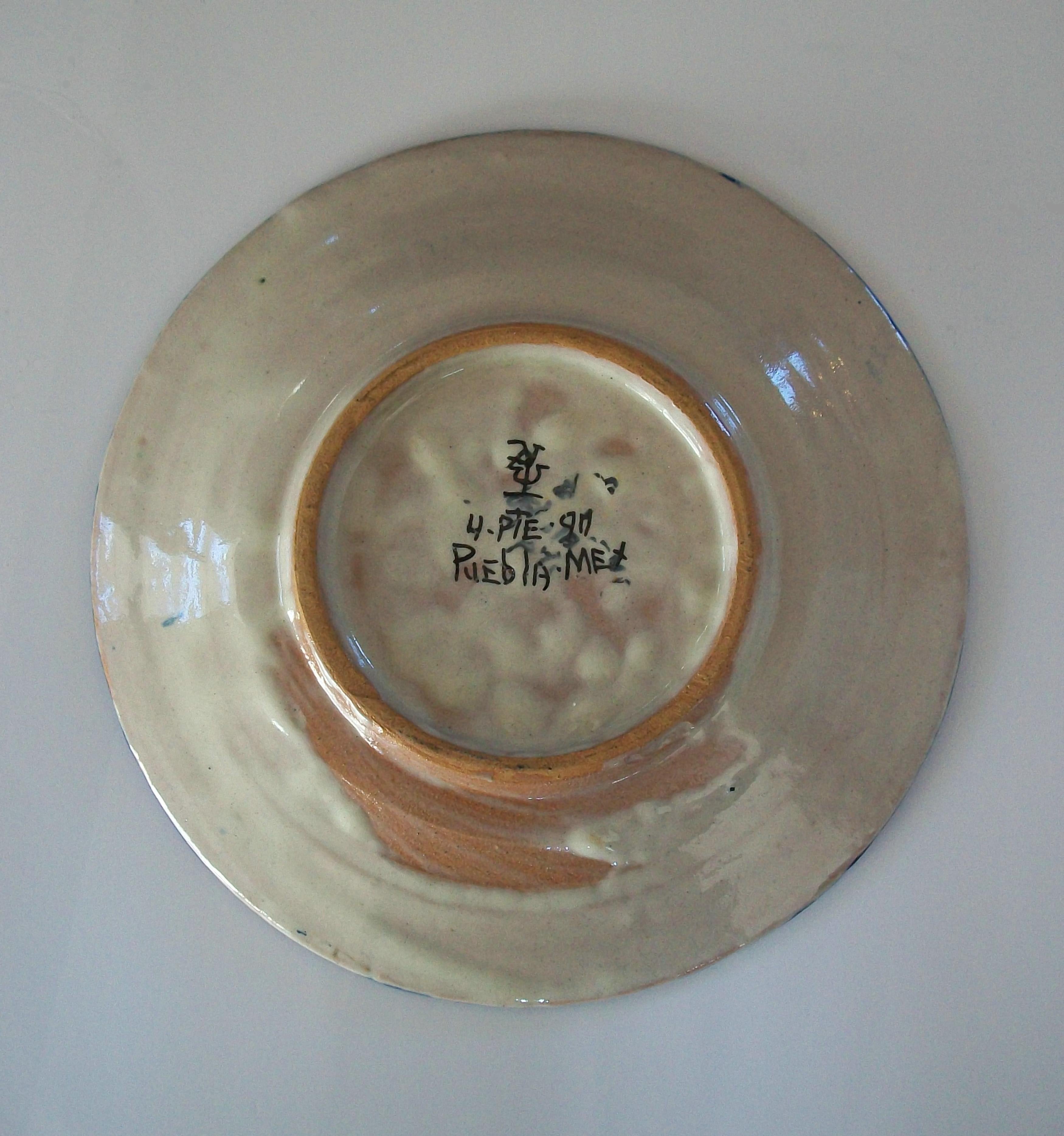 URIARTE TALAVERA - Plato de Cerámica Pintado a Mano - México - Finales Siglo XX Glaseado en venta
