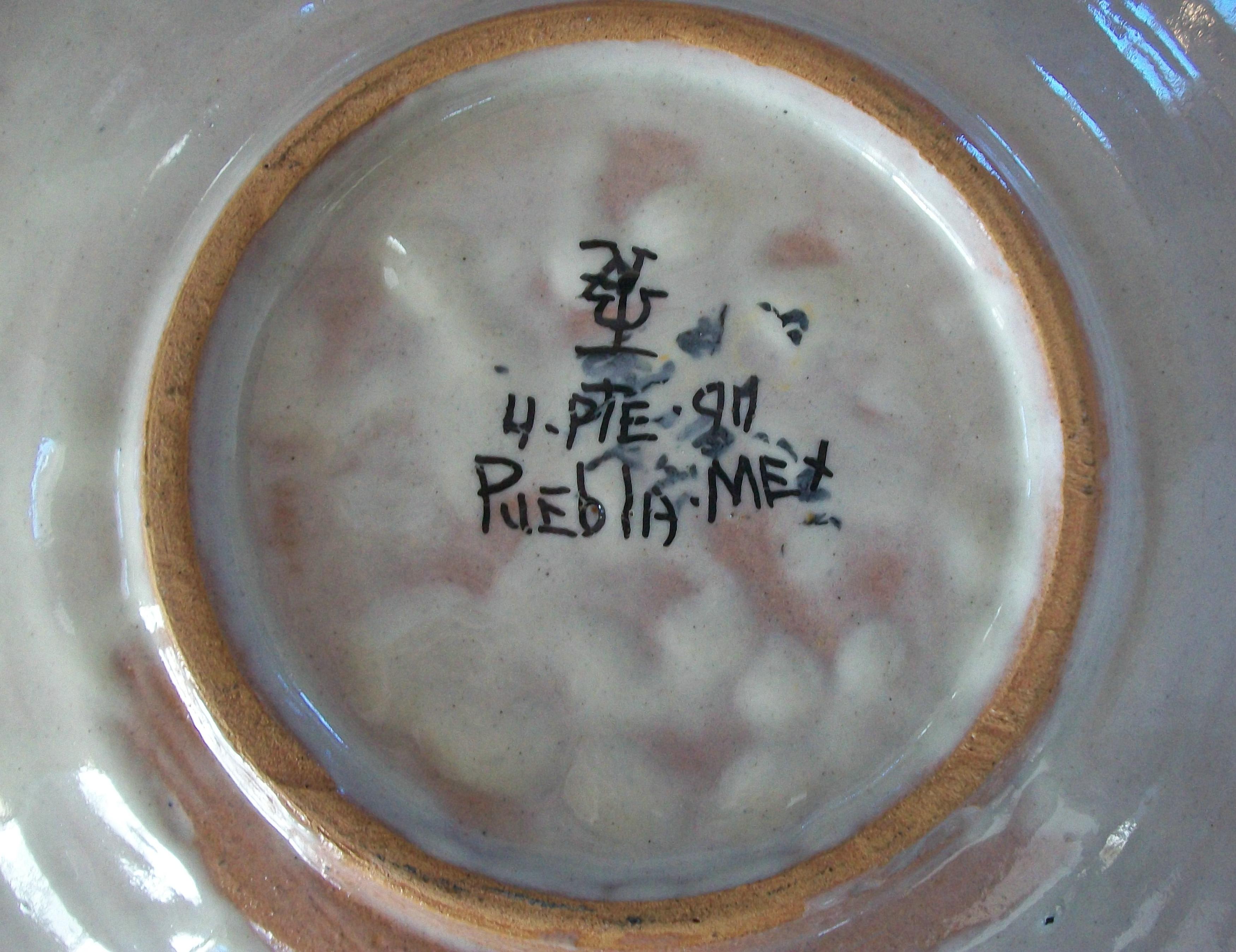 URIARTE TALAVERA - Plato de Cerámica Pintado a Mano - México - Finales Siglo XX siglo XX en venta