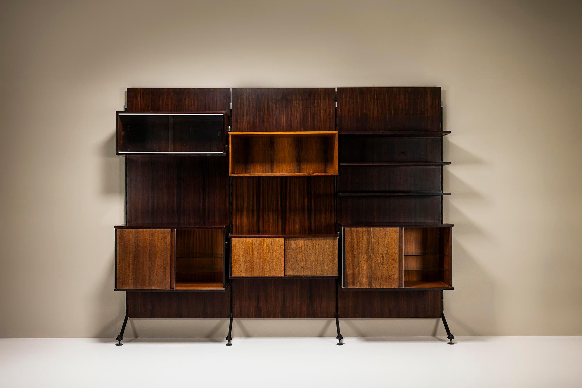 Mid-Century Modern Urio Wall System in Rosewood by Ico and Luisa Parisi for MIM Roma, Italy 1957 For Sale