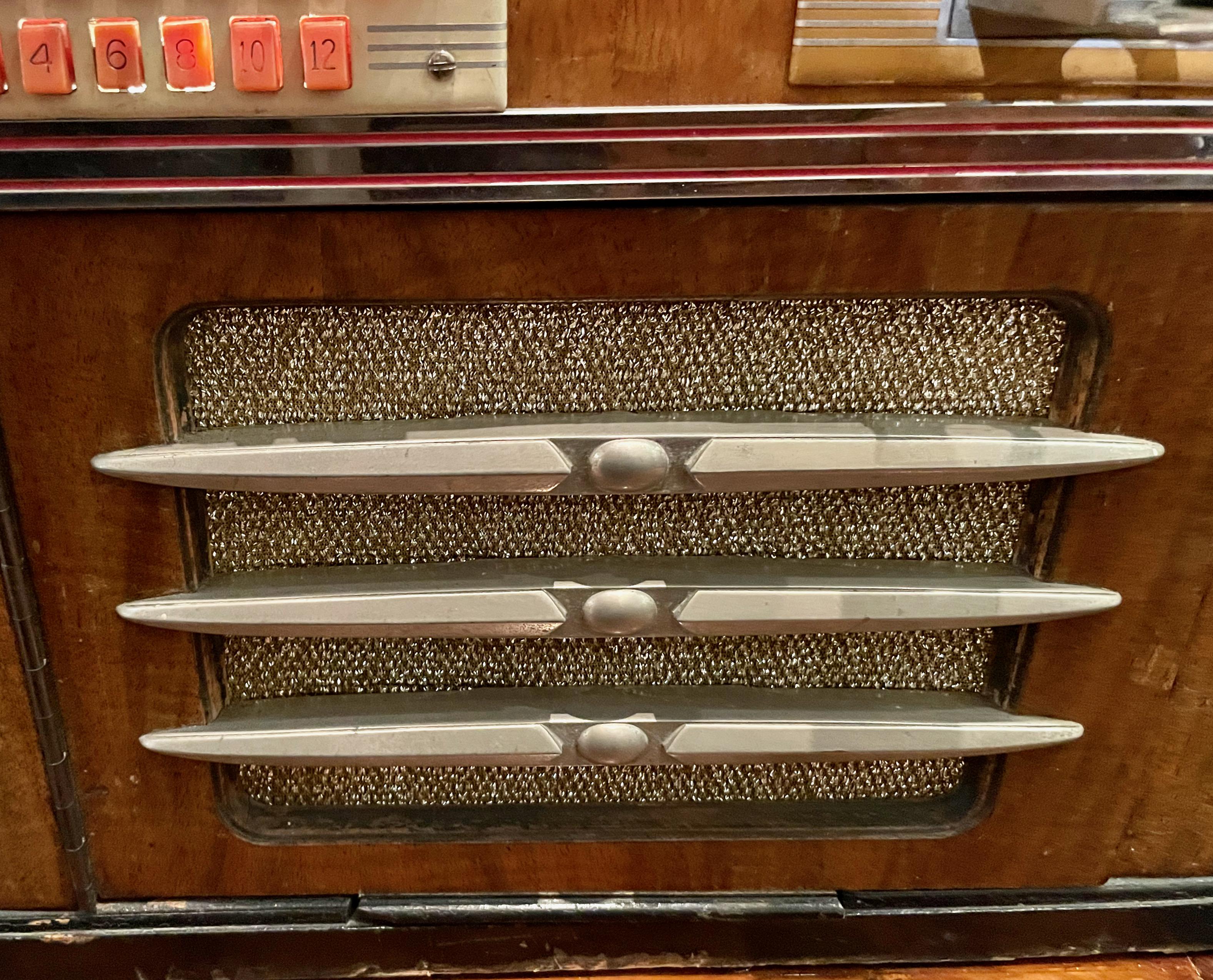 Mid-20th Century Wurlitzer 61 Countertop Jukebox Restored Working, 1939