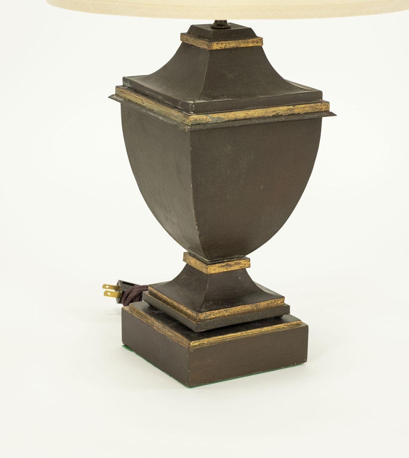 Hand-Painted Urn-Shape Tole Table Lamp For Sale