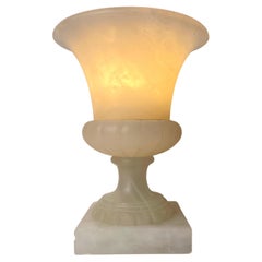 Urnenförmige Tischlampe aus Alabaster, wahrscheinlich aus dem frühen 20. Jahrhundert