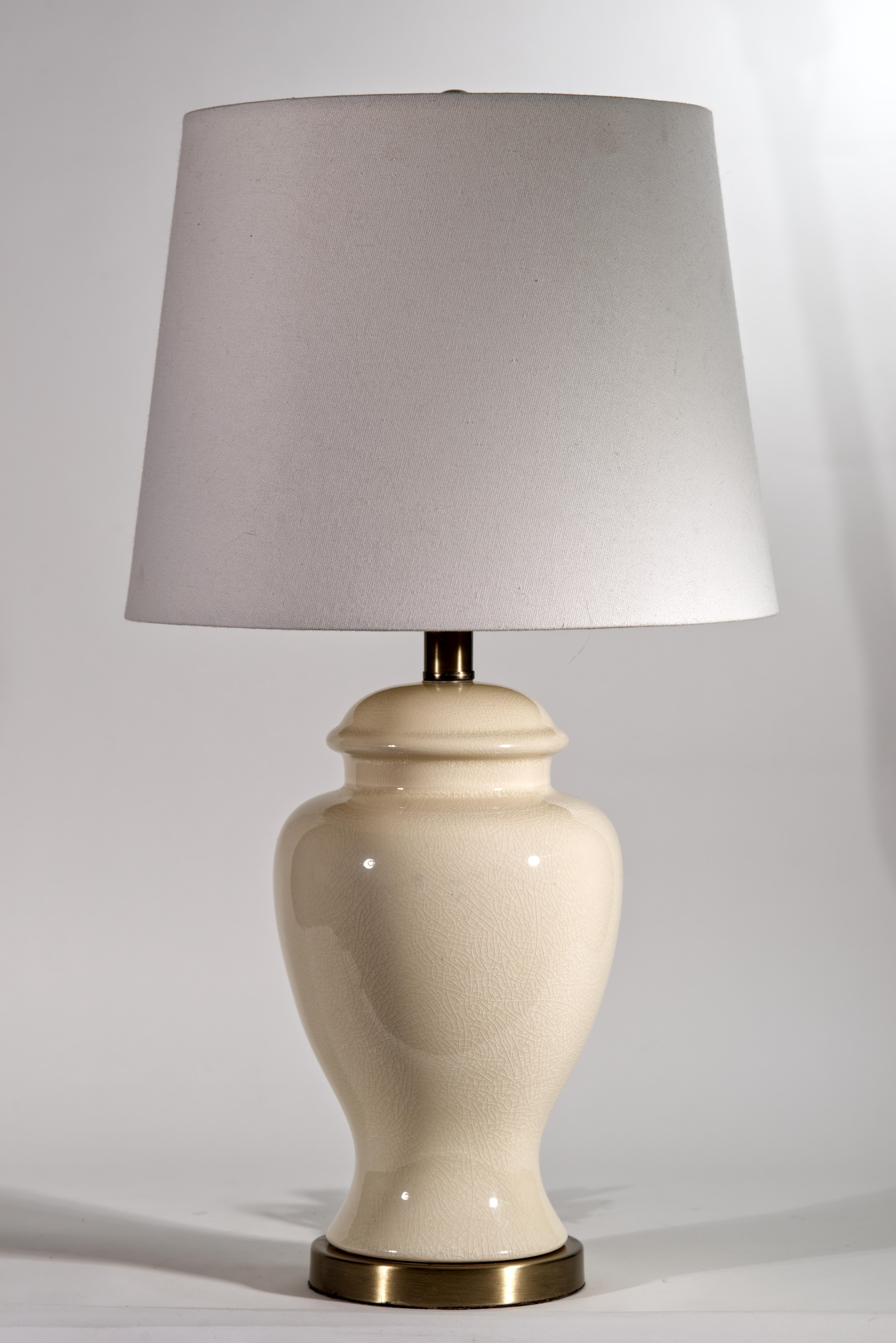 Urn Table Lamp, White Craquelure Glaze in Style of Ralph Lauren In Good Condition For Sale In Clifton Springs, NY