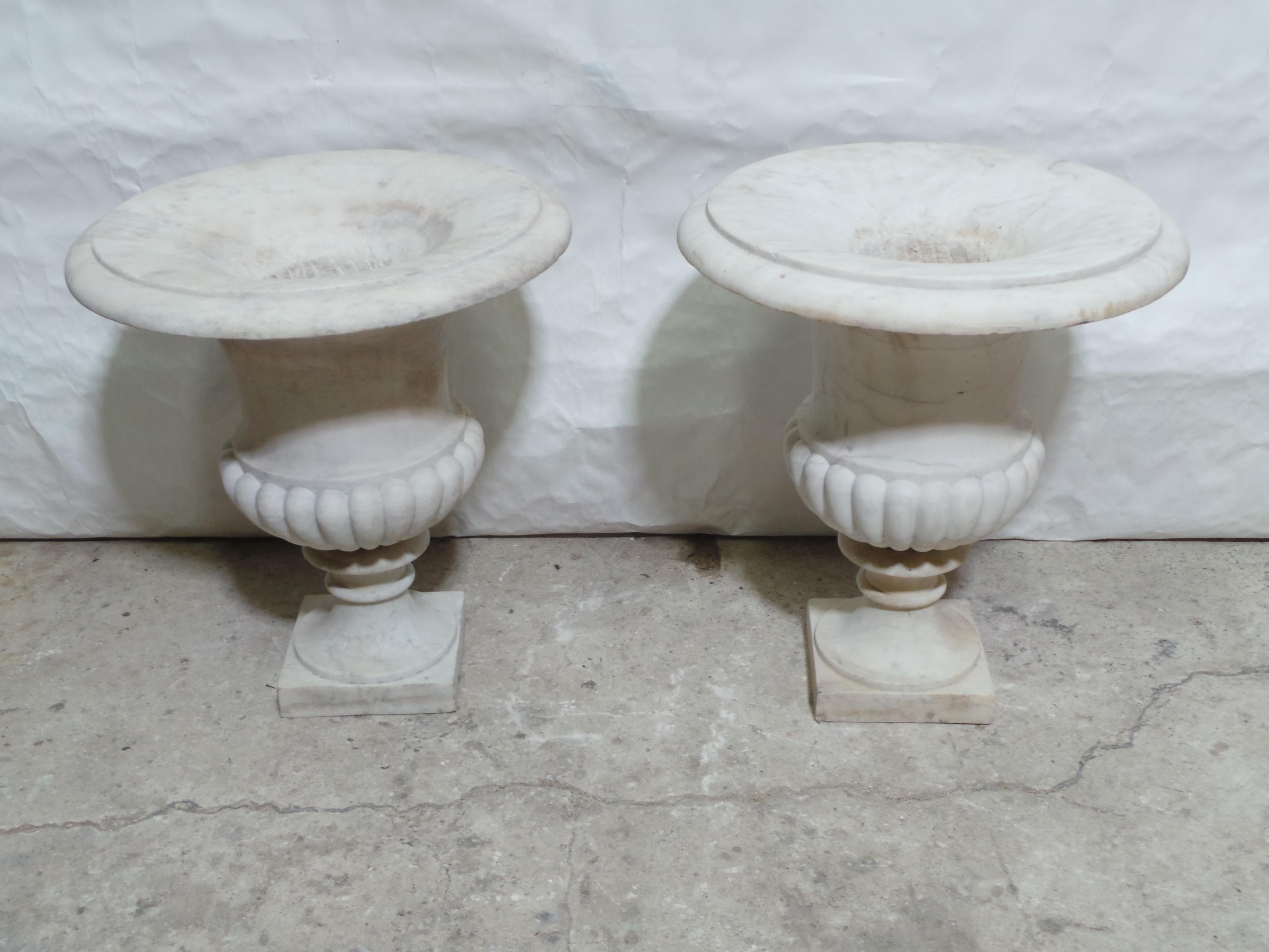Urnes marbre blanc en vente 4