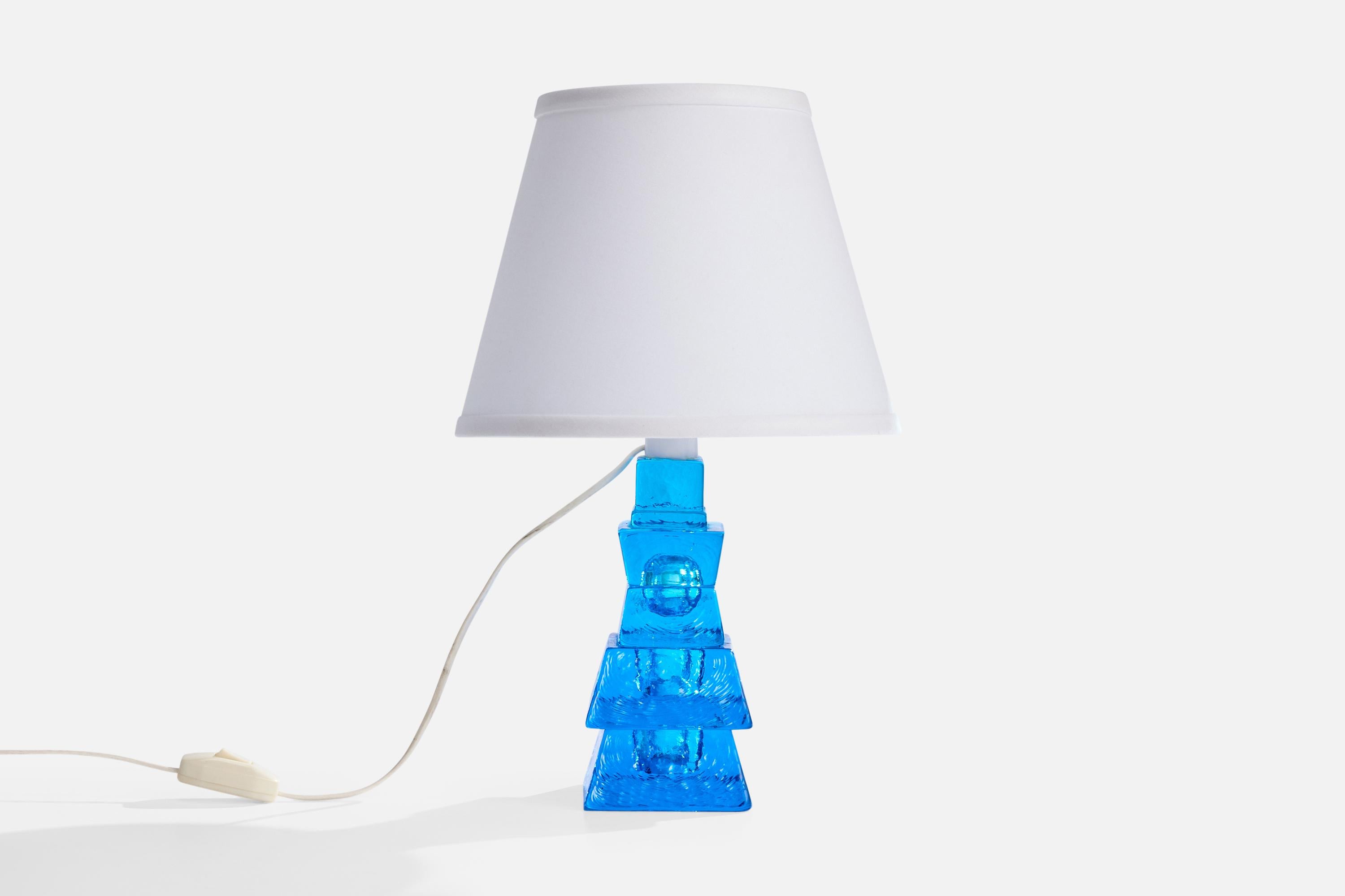 Urshult Glasbruk, Table Lamp, Glass, Sweden, 1960s In Good Condition For Sale In High Point, NC