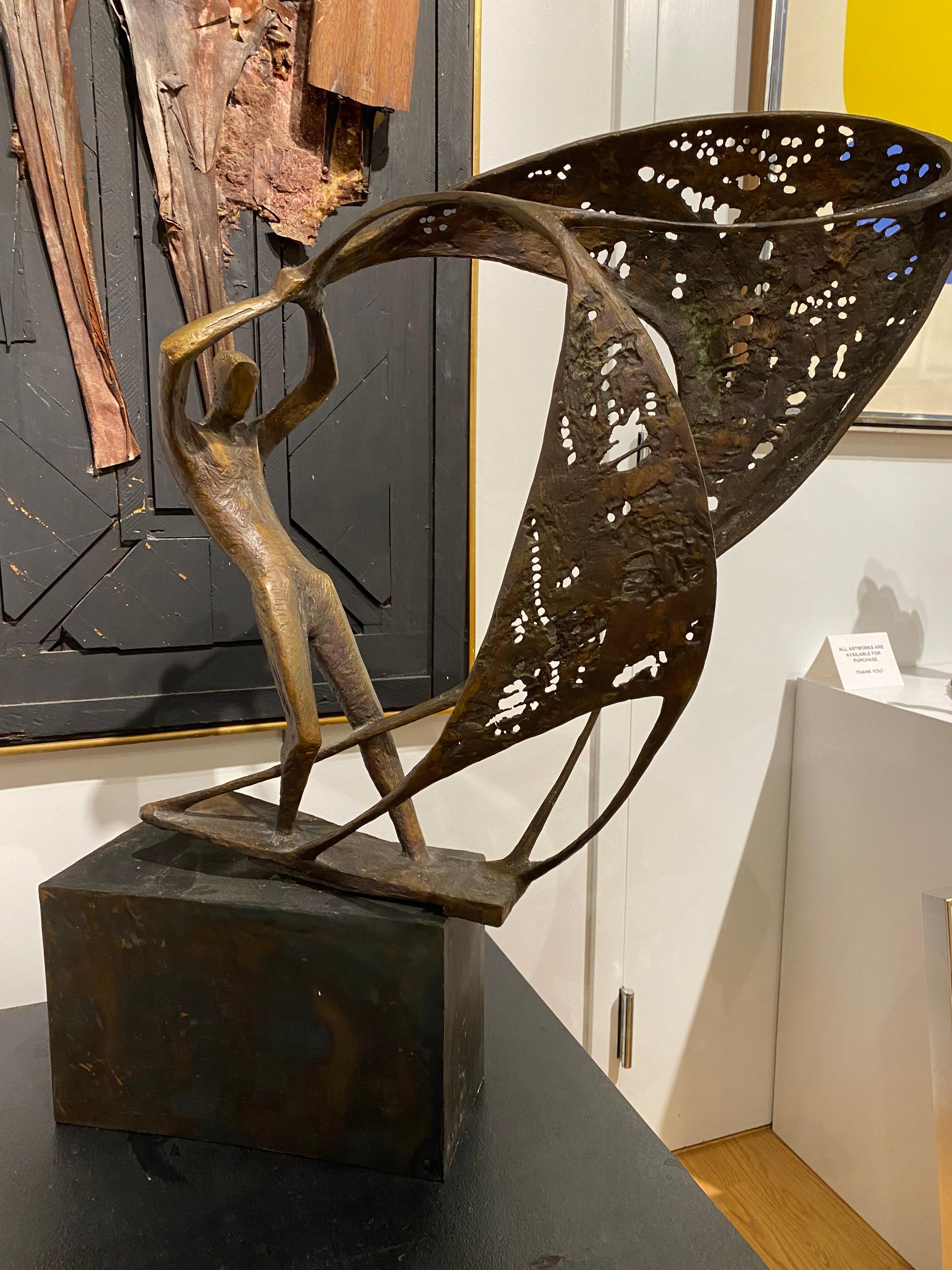 Fischer mit Netzen (Fisherman mit Netzen) – Sculpture von Ursula Hanke-Forster