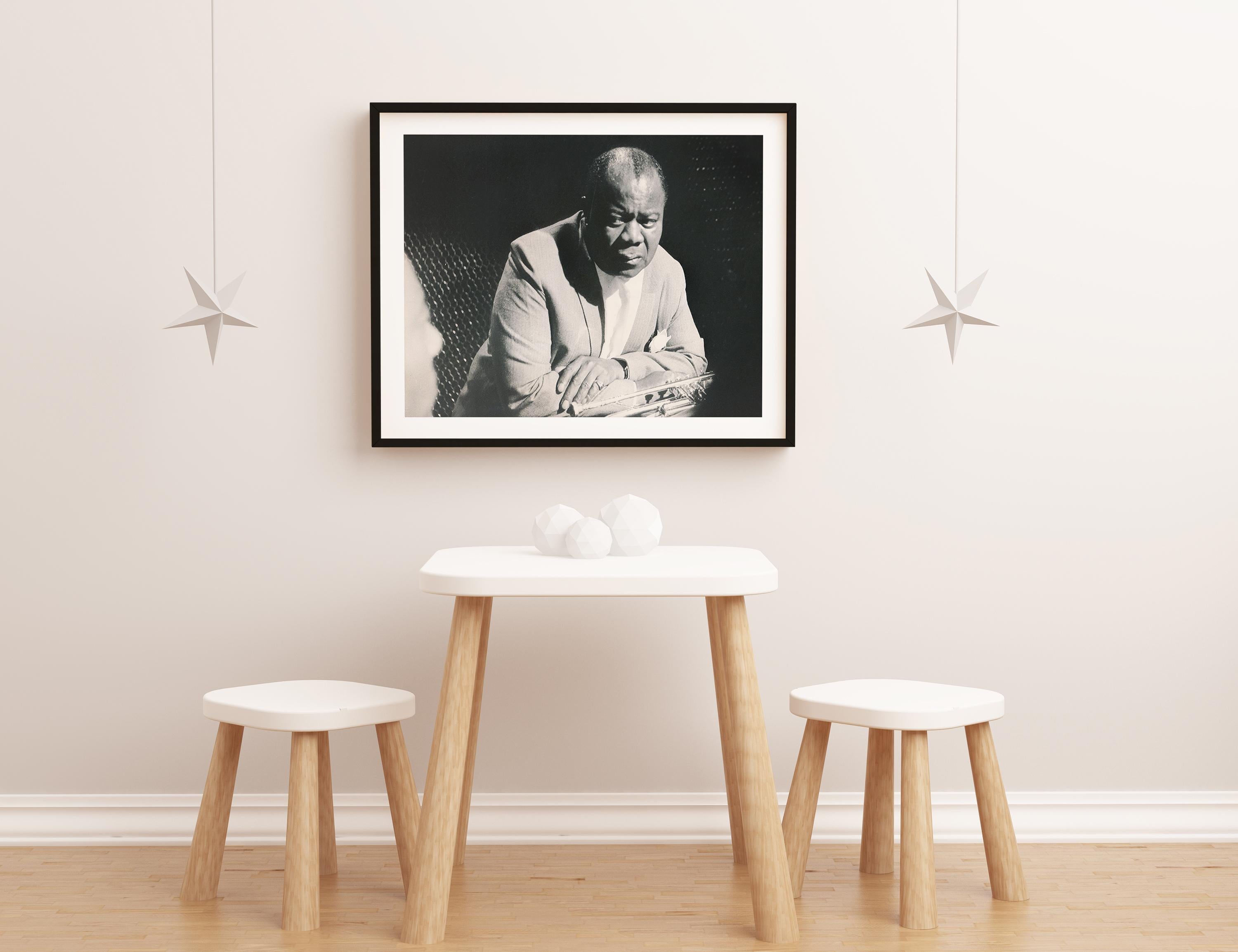 Louis Armstrong in West Germany Fine Art Print - Black Portrait Photograph by Ursula Wohlfarth