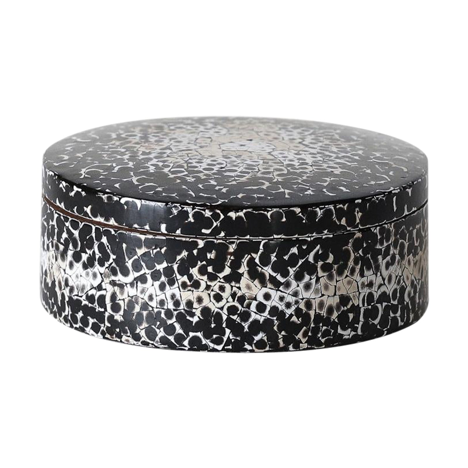 Urushi-Lack-Eierschalenschalenschachtel aus Lack, mittelgroß von Alexander Lamont