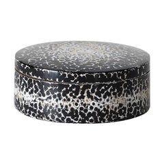 Urushi-Lack-Eierschalenschalenschachtel aus Lack, mittelgroß von Alexander Lamont