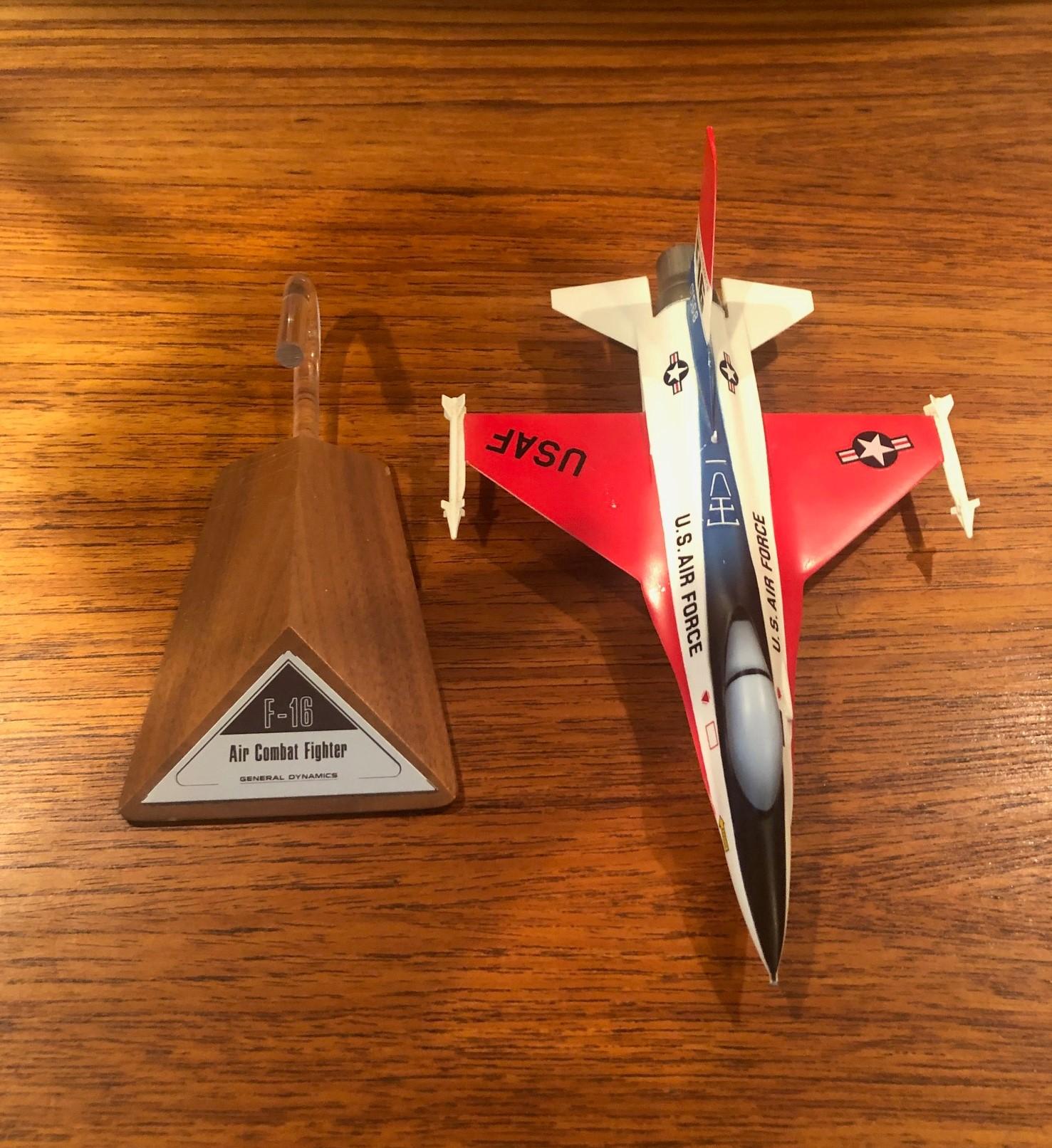 U.S. Air Force F-16 Air Combat Fighter Contractor Desk Model 1