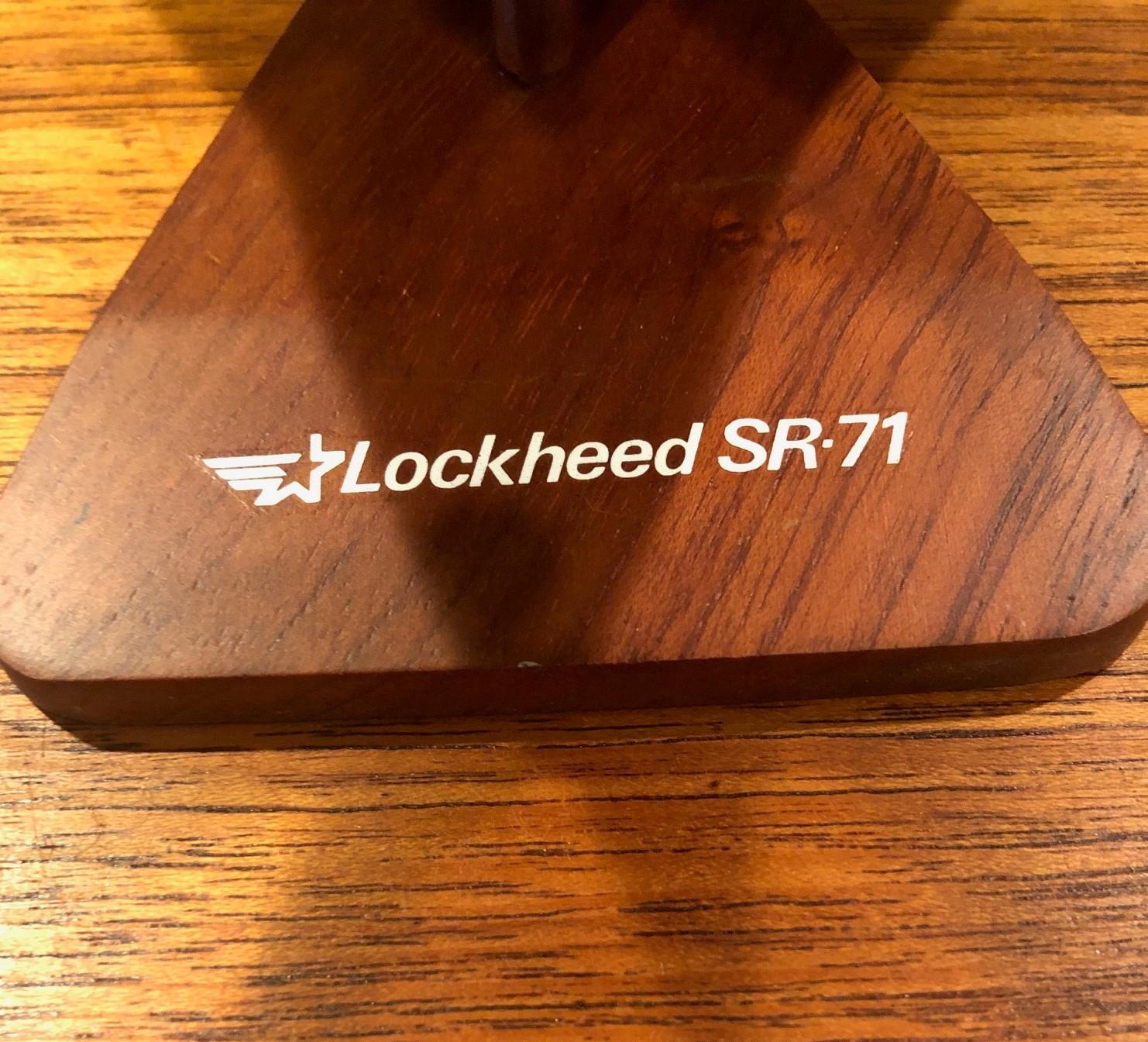 U.S. Air Force Lockheed SR-71 Blackbird Airplane / Jet Contractor Desk Model 2