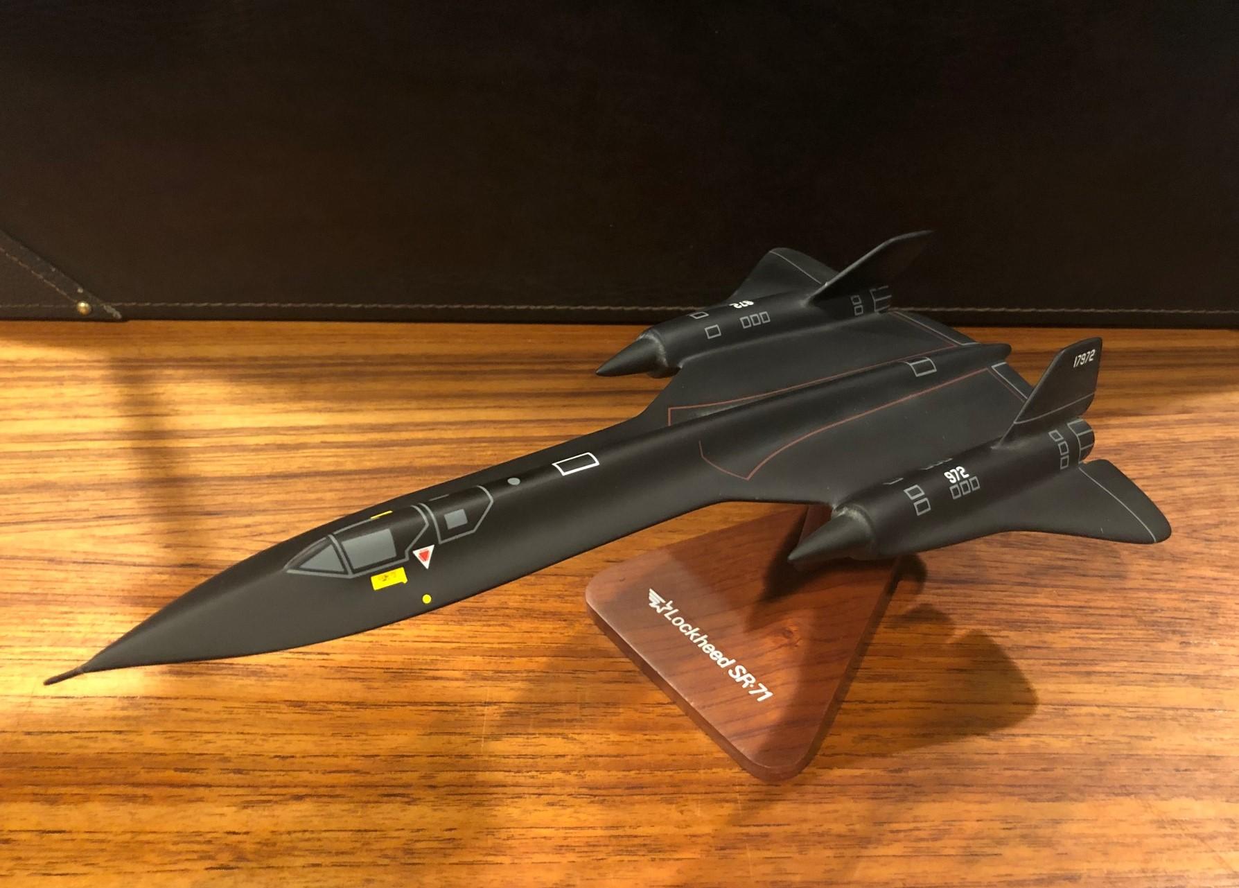 1/72 Diecast Aircraft SR-71 Blackbird Fighter for Home Office Decor 