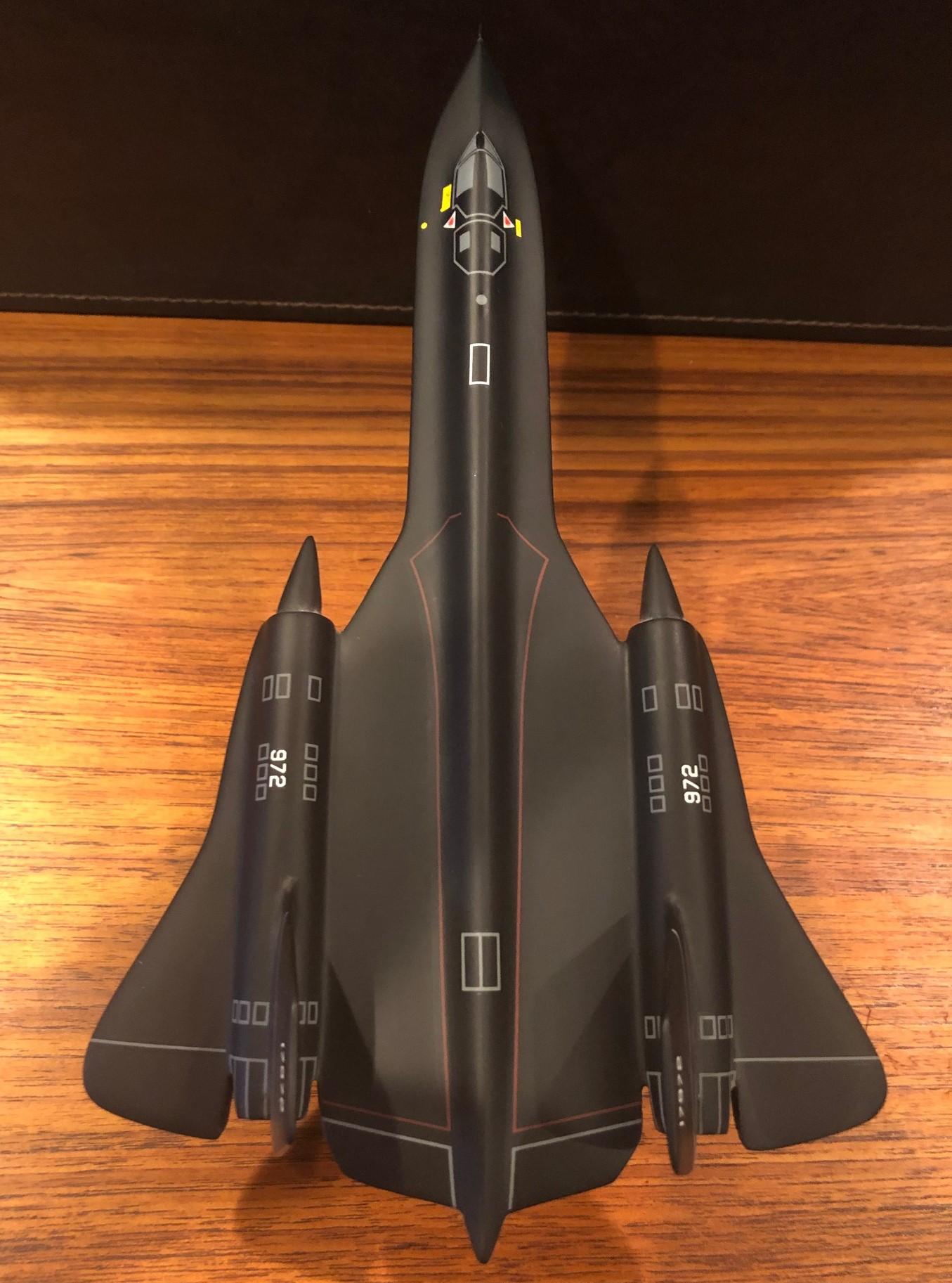 Plastic U.S. Air Force Lockheed SR-71 Blackbird Airplane / Jet Contractor Desk Model