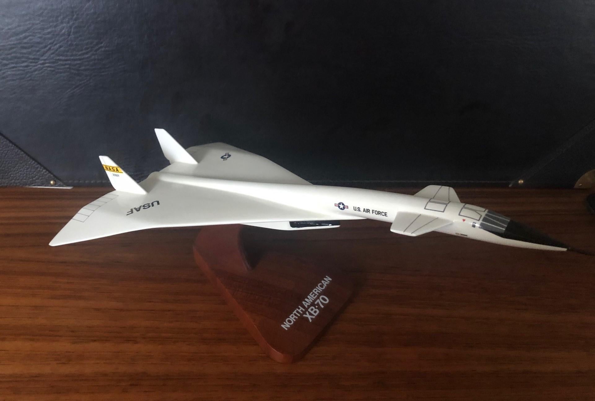 Philippine U.S. Air Force NASA XB-70 Valkyrie Airplane / Bomber Contractor Desk Model