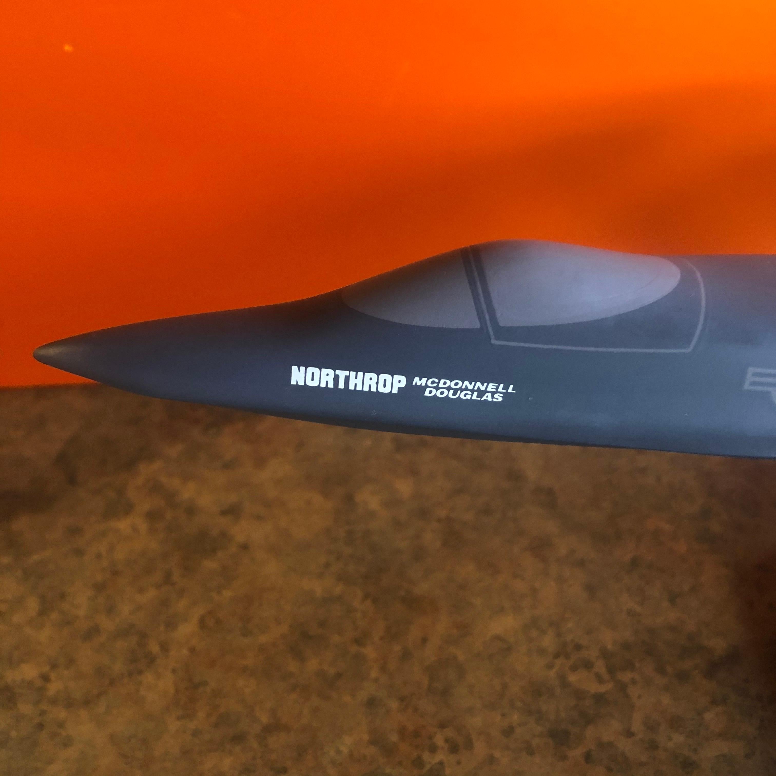 Modèle de bureau de l'U.S. Air Force YF-23 Advanced Tactical Fighter de l'ATF en vente 2
