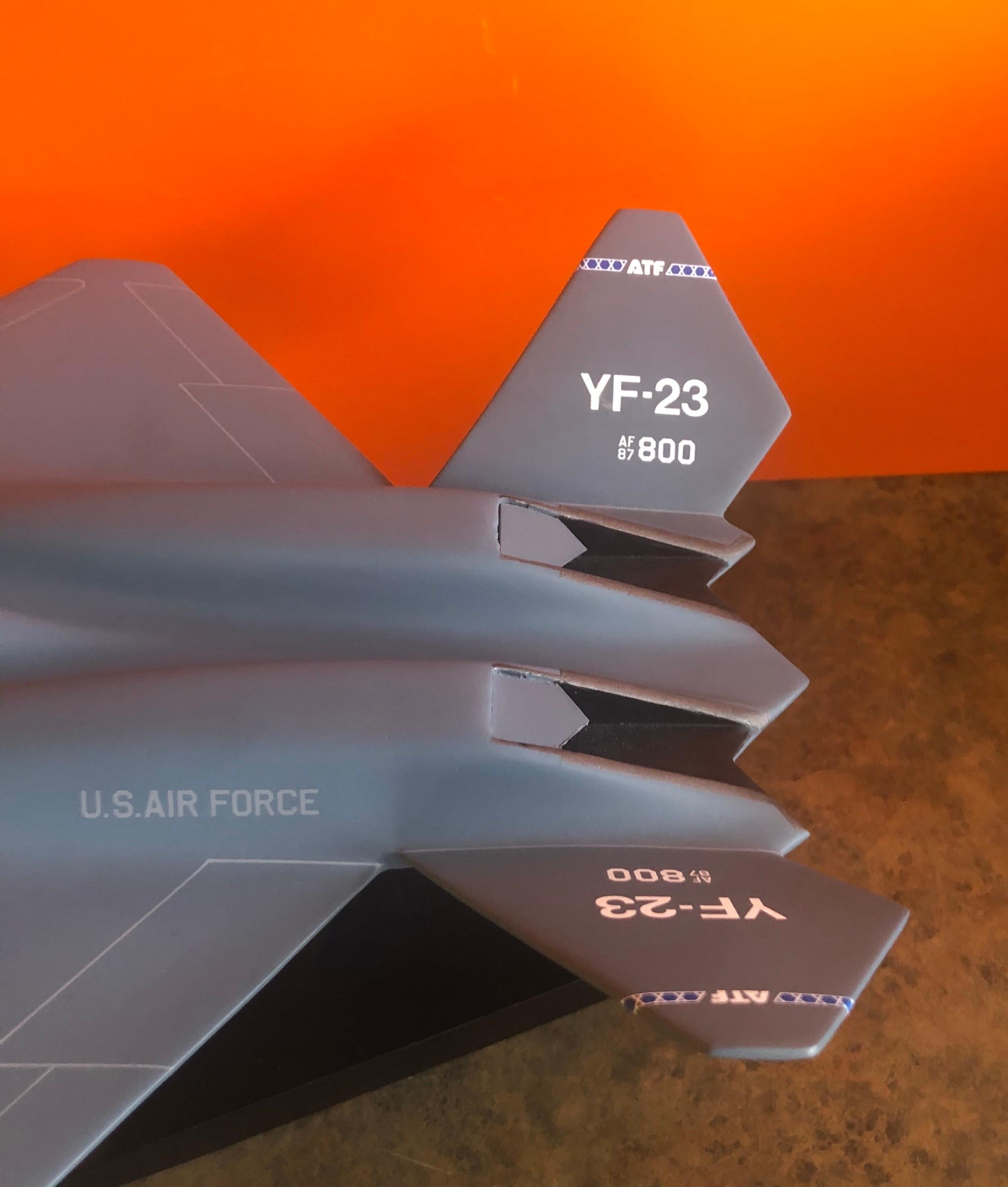 Modèle de bureau de l'U.S. Air Force YF-23 Advanced Tactical Fighter de l'ATF en vente 3