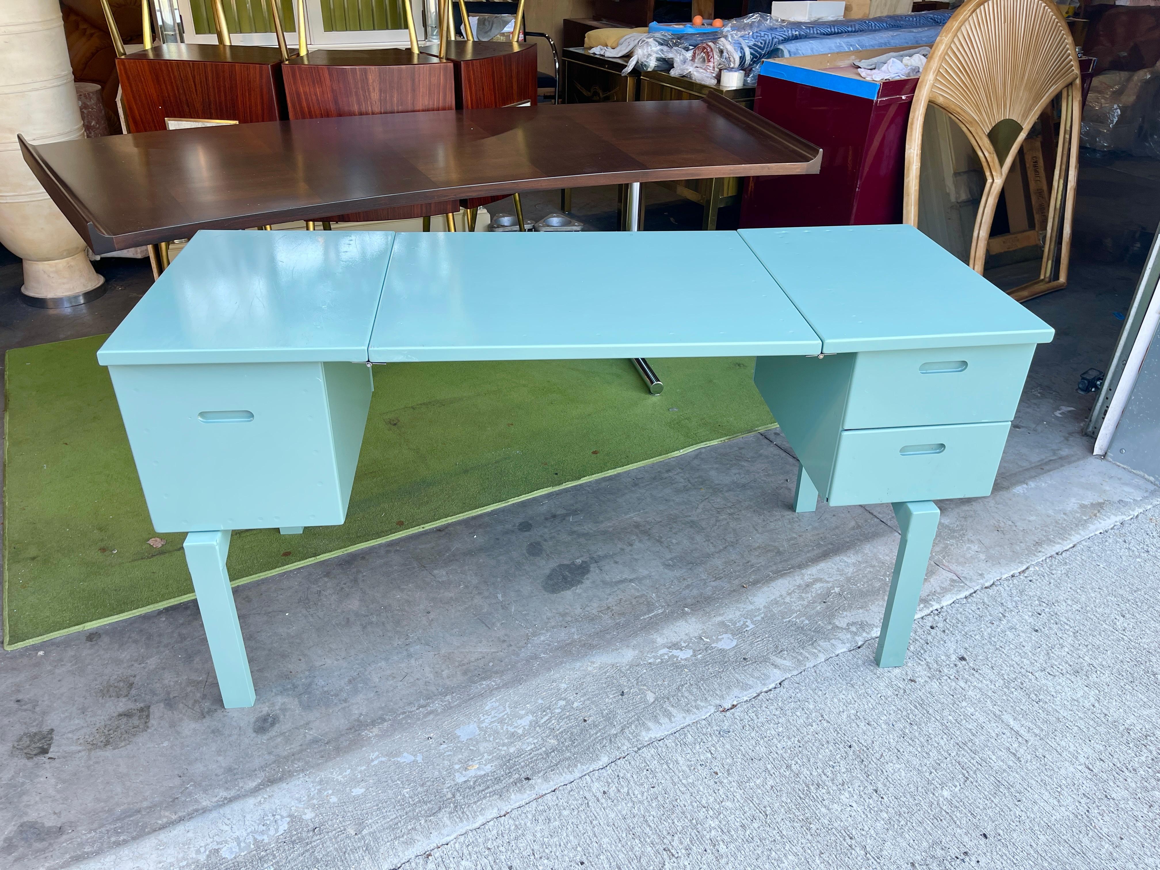 U.S. Military Folding Stainless Steel Field Desk im Angebot 2