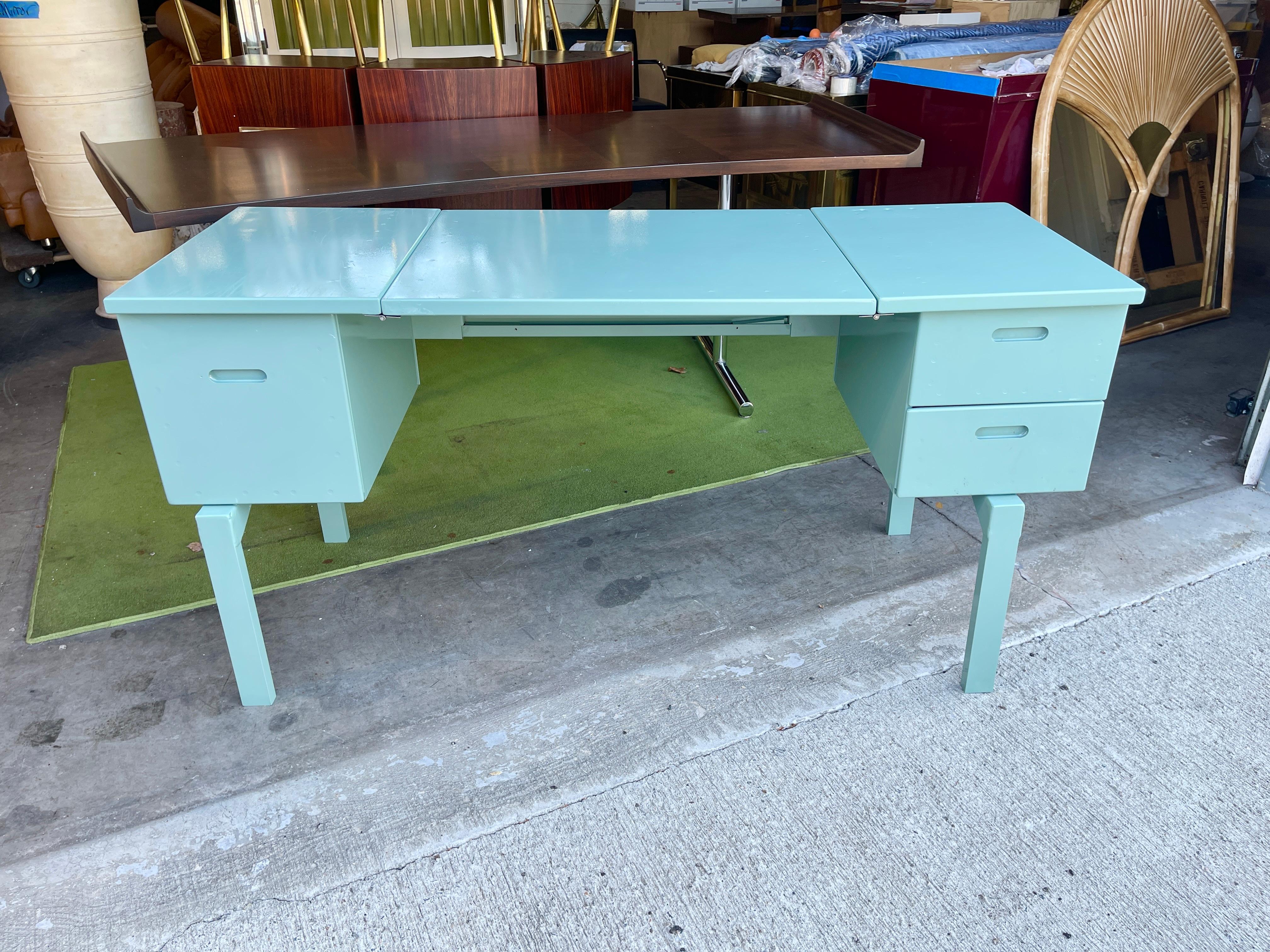 U.S. Military Folding Stainless Steel Field Desk im Angebot 3