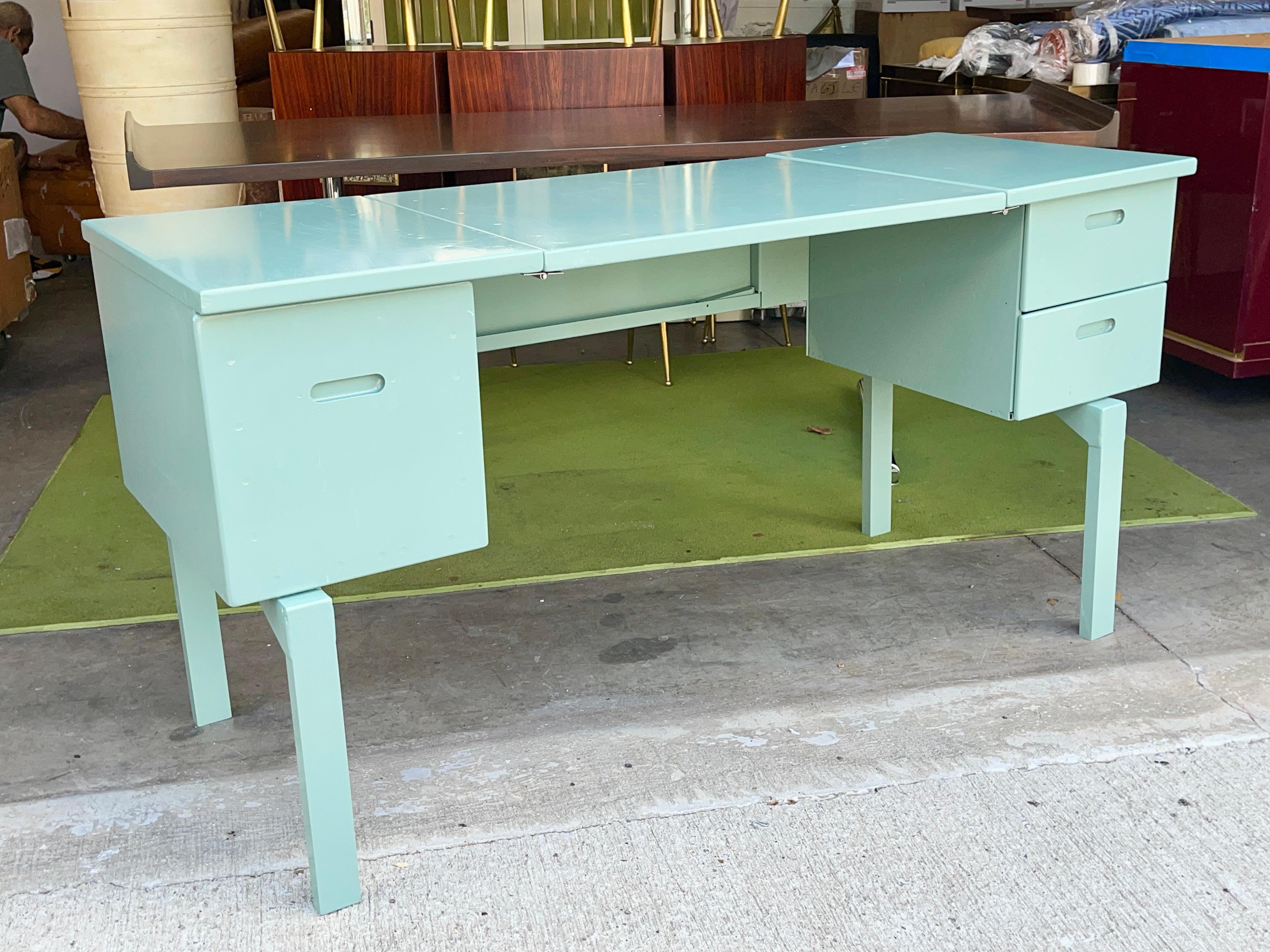 U.S. Military Folding Stainless Steel Field Desk im Angebot 6