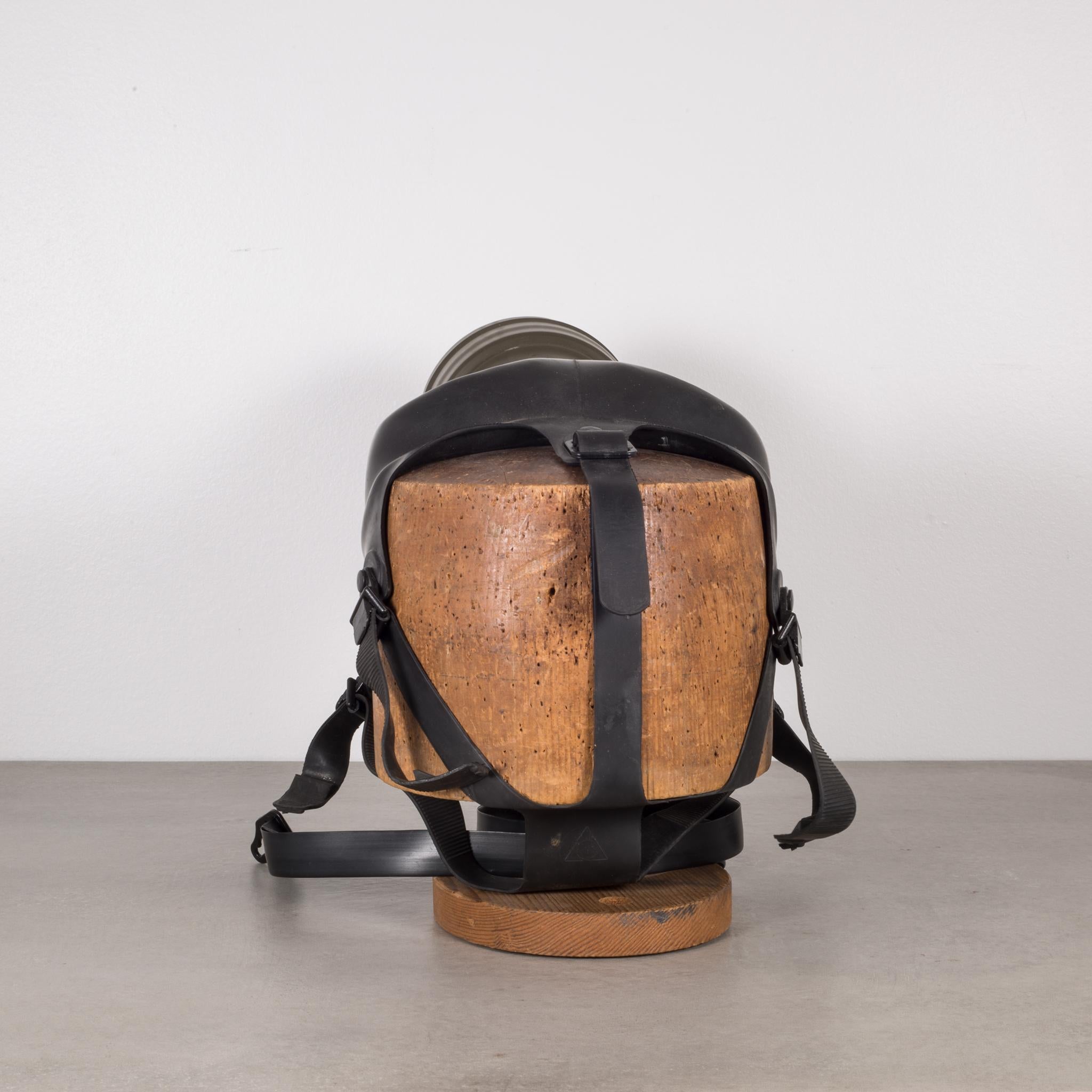 1970s gas mask