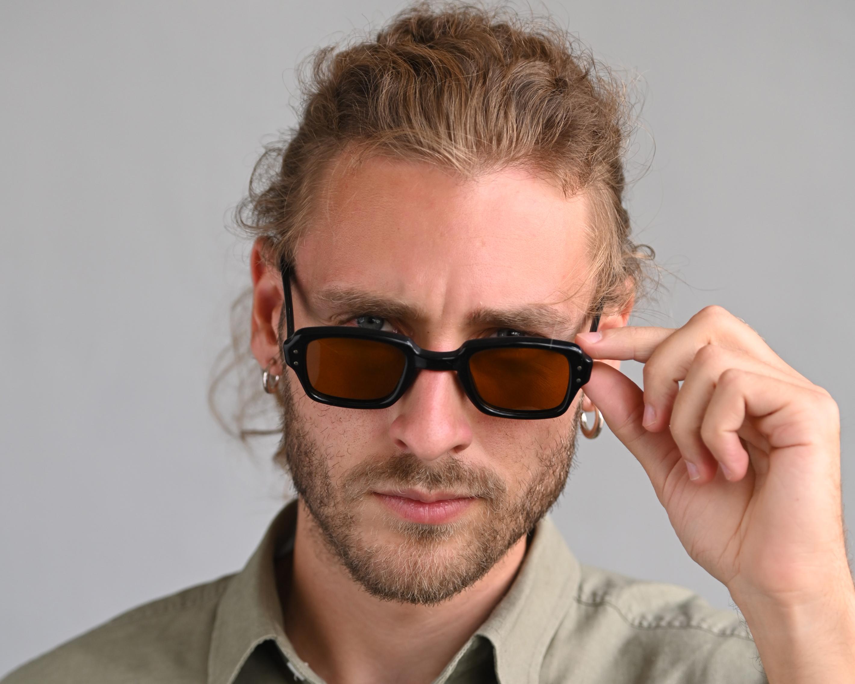 Oldtimer-Sonnenbrille des US-Militärs, hergestellt in den U.S.A. Berühmte BCG braun polarisierte Gläser für Damen oder Herren im Angebot