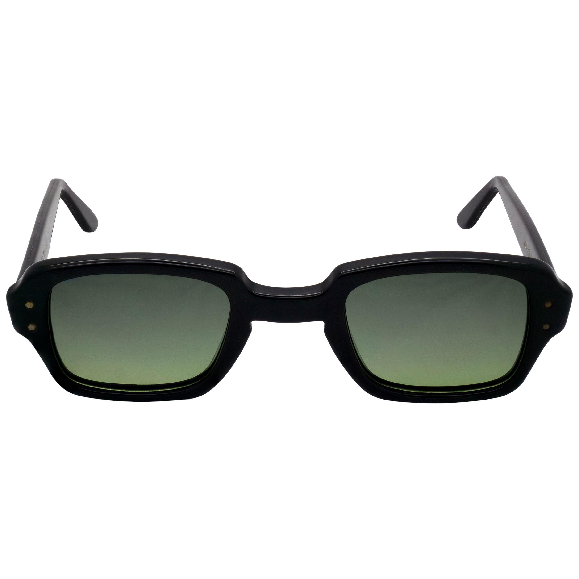 These are vintage Romco BCG Military Issue eyeglasses frames with polarized lenses produced by US Army in the U.S.A. since the 1960s. Iconic glasses that America doesn't make anymore.

MAKE: US Army
MODEL: Romco Black
MADE IN: U.S.A.
ERA: